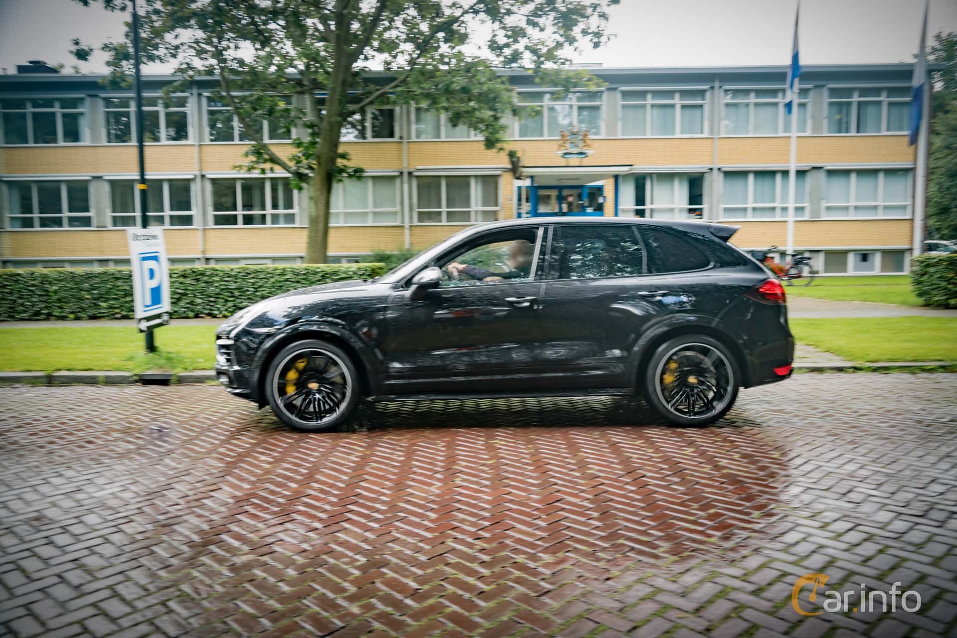 Porsche Cayenne GTS  TipTronic S, 420hp, 2015