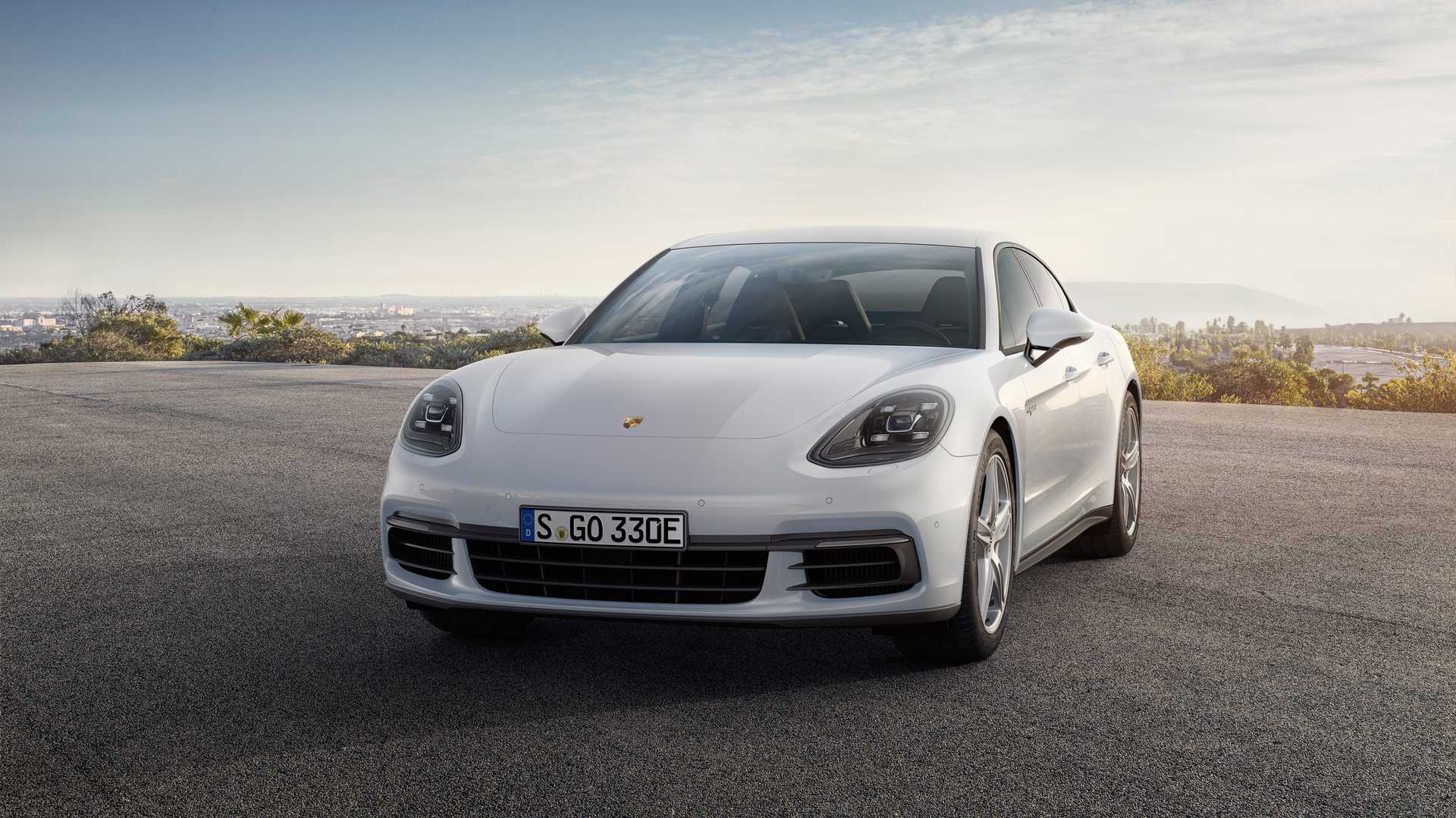 Porsche Panamera 4 E-Hybrid  PDK, 462hp, 2017