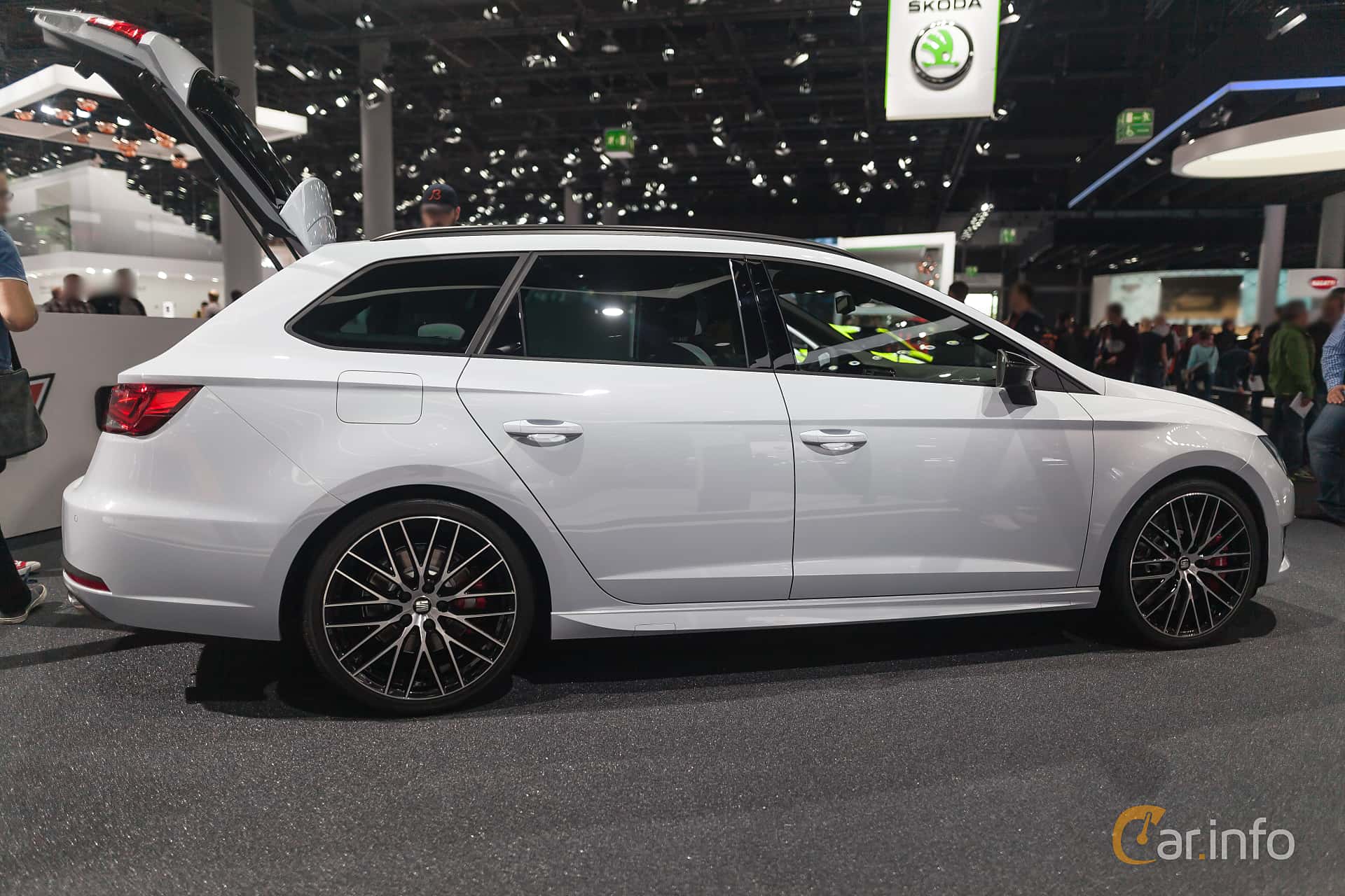 SEAT León Cupra ST Manual, 6-speed