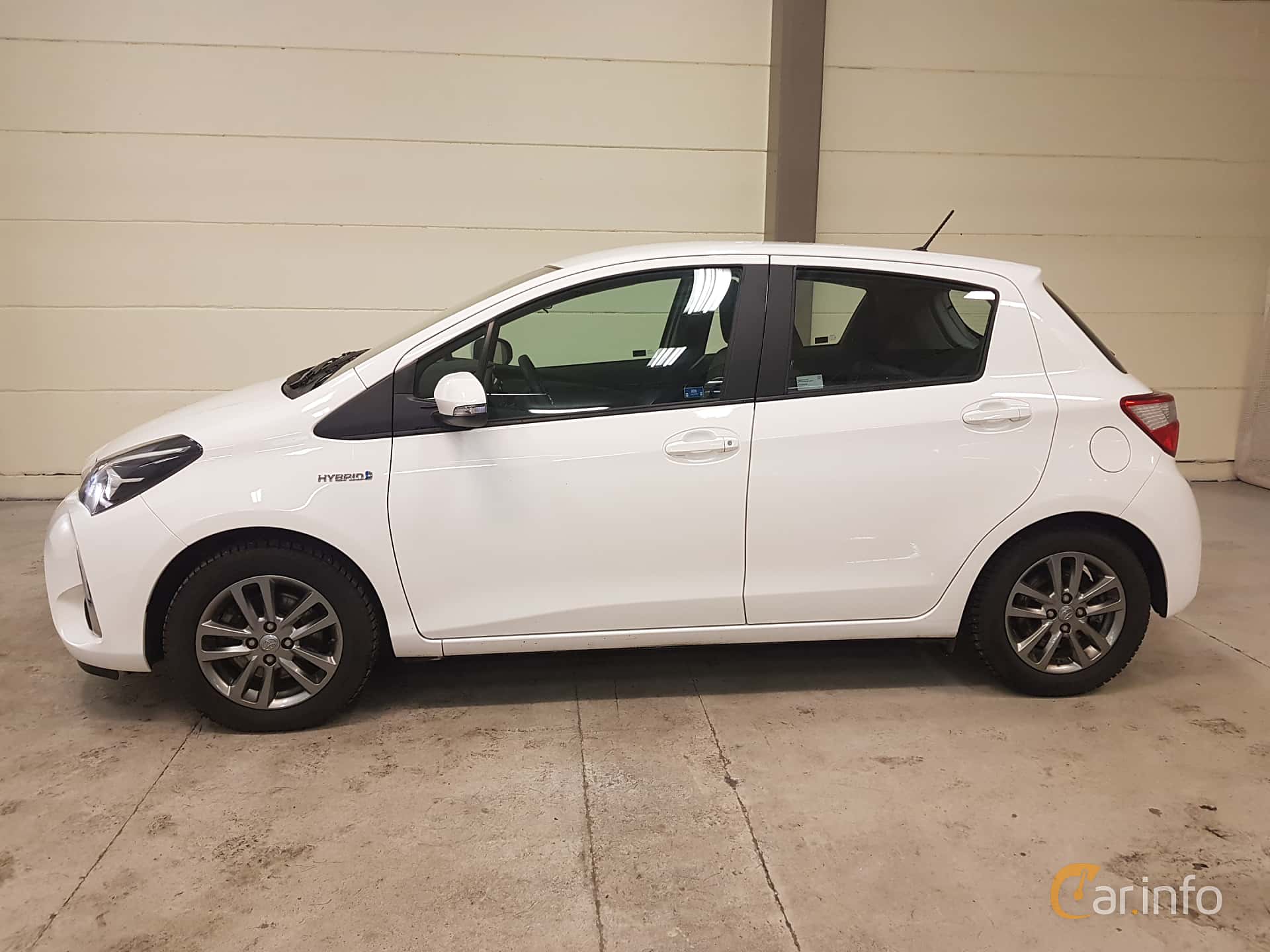 Toyota Yaris Hybrid 1.5 VVT-i CVT, 101hp, 2017