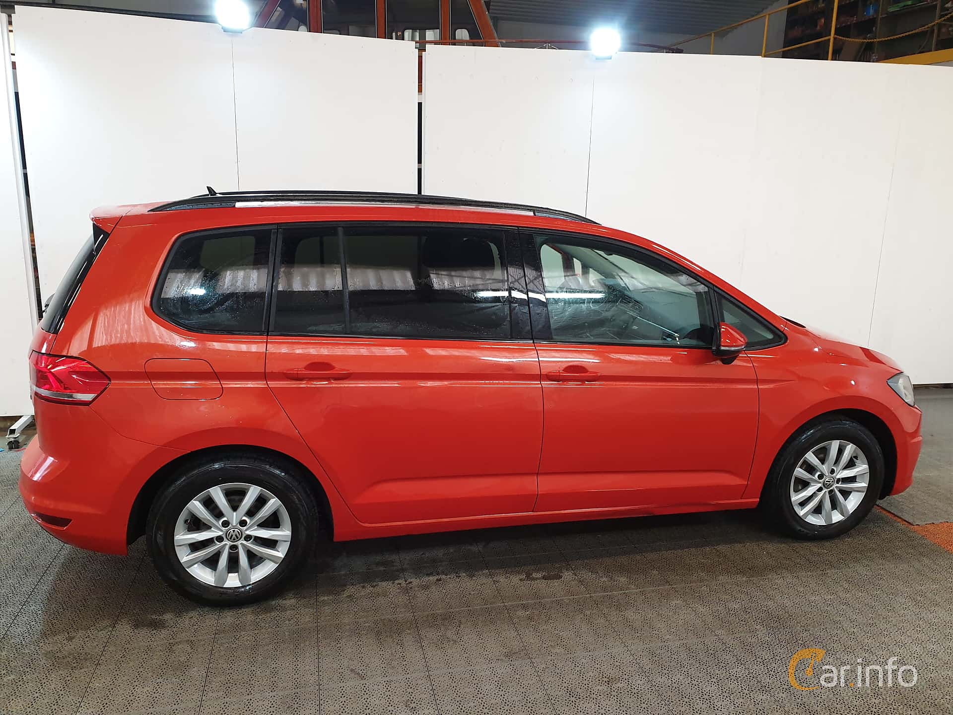 Volkswagen Touran generation II (Typ 5T) 2.0 TDI  DSG Sequential, 6-speed