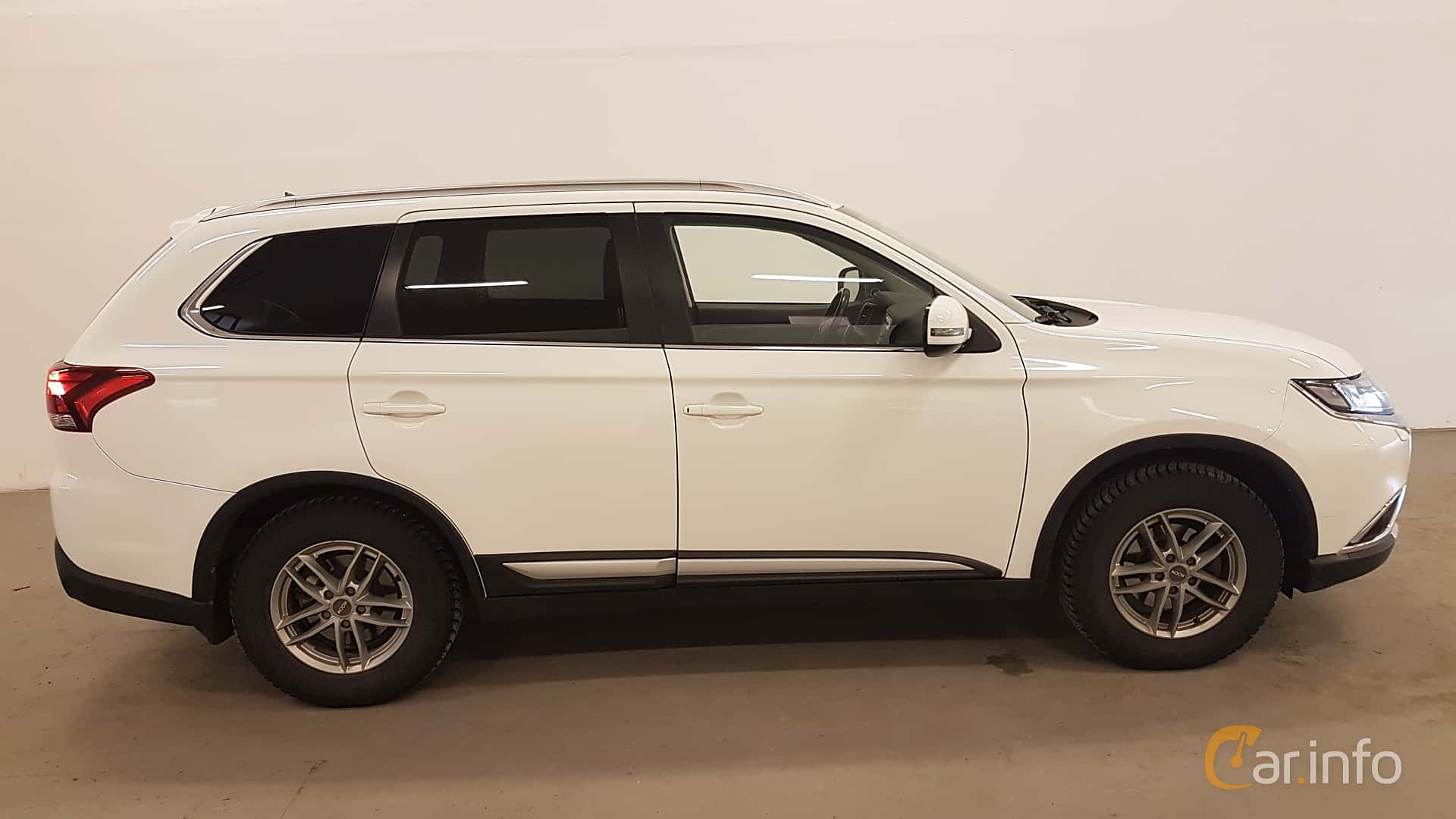 Mitsubishi Outlander 2.2 Di-D 4WD Automatic, 150hp, 2016