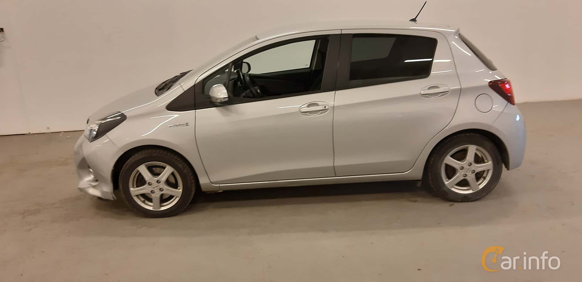 Toyota Yaris Hybrid 1.5 VVT-i CVT, 101hp, 2016