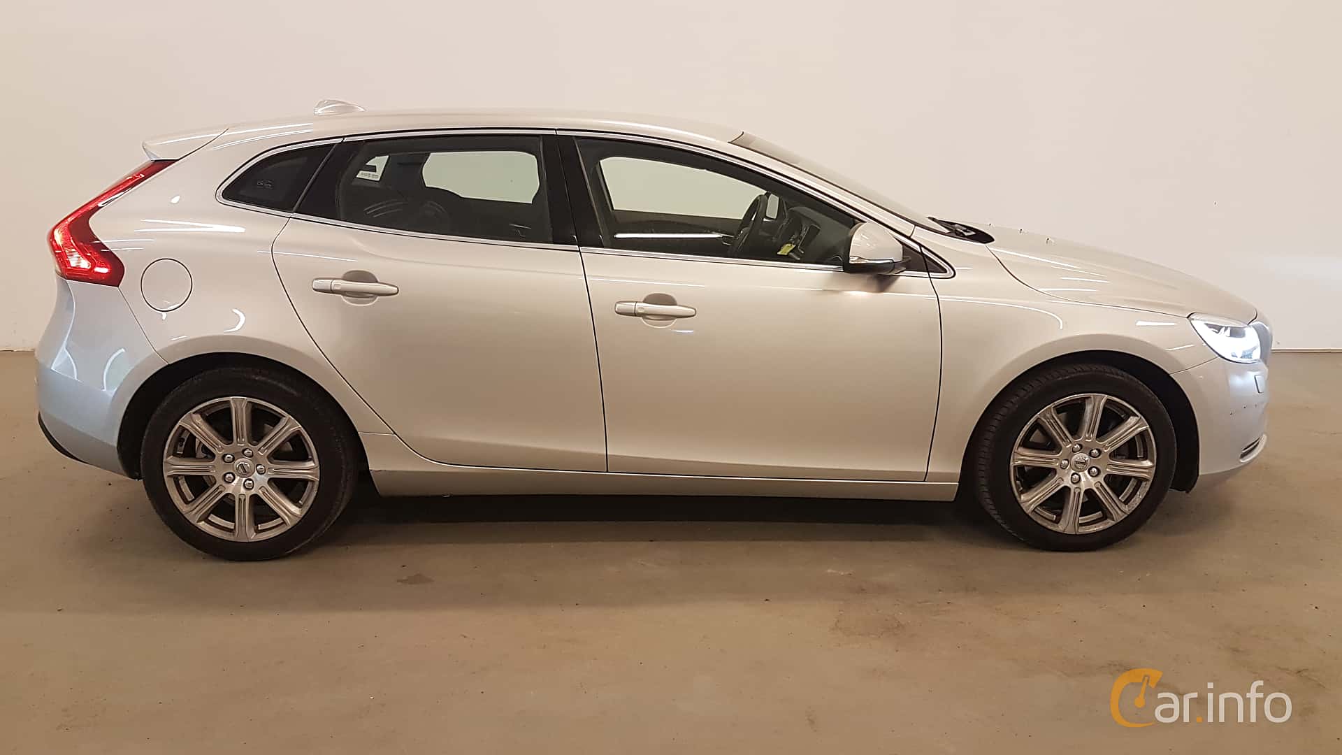 Volvo V40 generation P1 Facelift D2 Geartronic, 6-speed