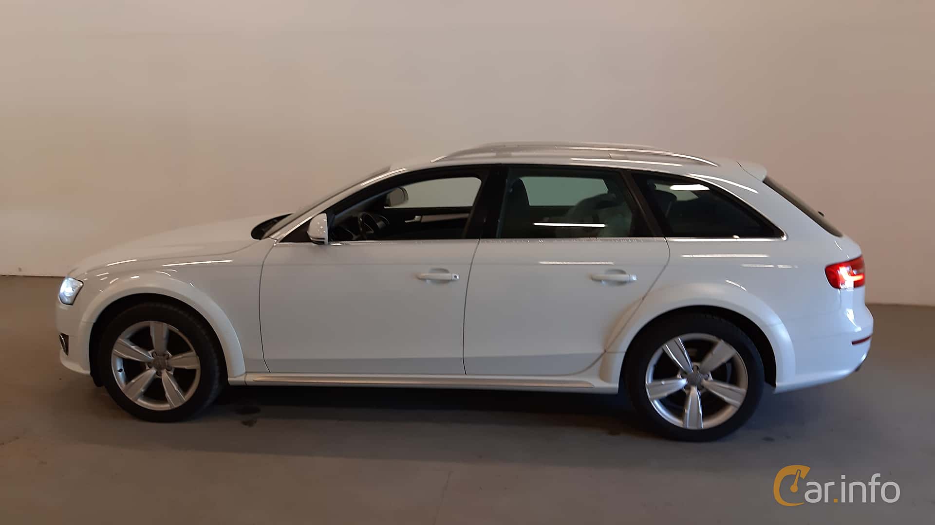 Audi A4 allroad quattro 2.0 TDI DPF quattro Manual, 150hp, 2016