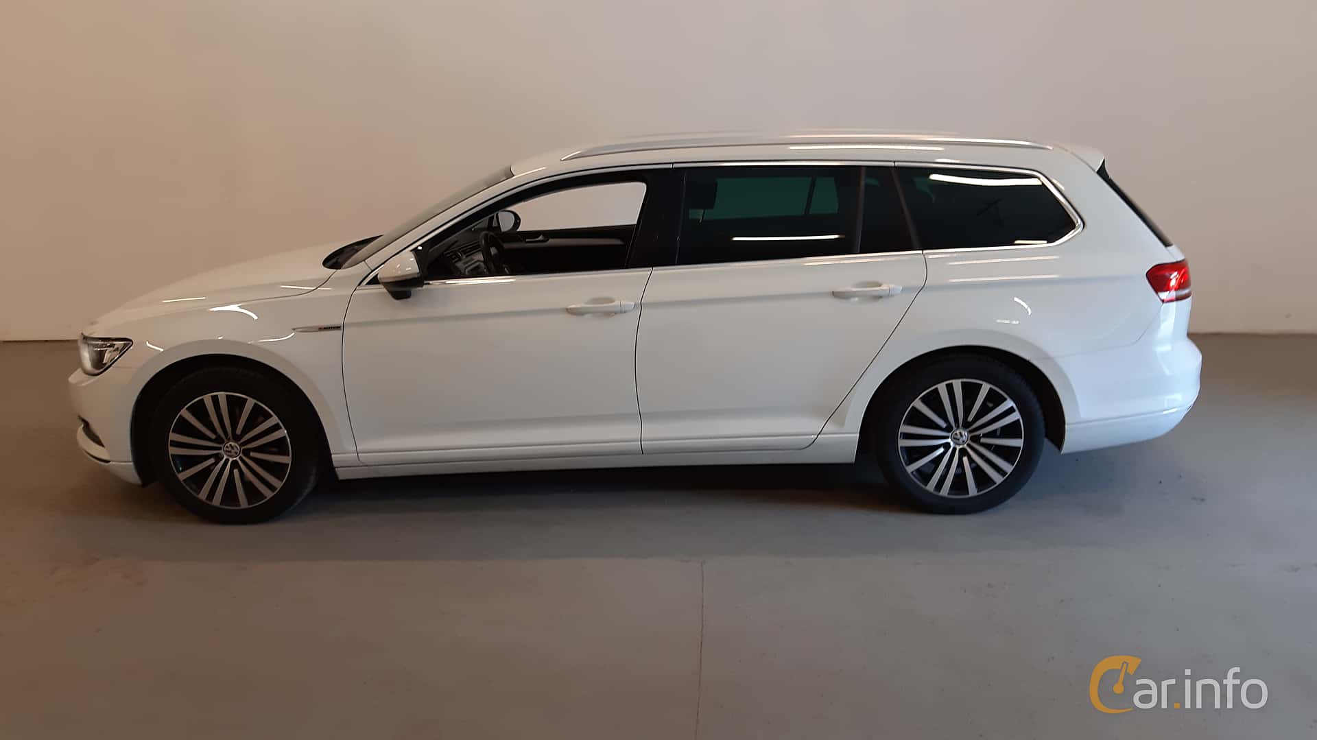 Volkswagen Passat Variant 2.0 TDI BlueMotion 4Motion Manual, 150hp, 2016
