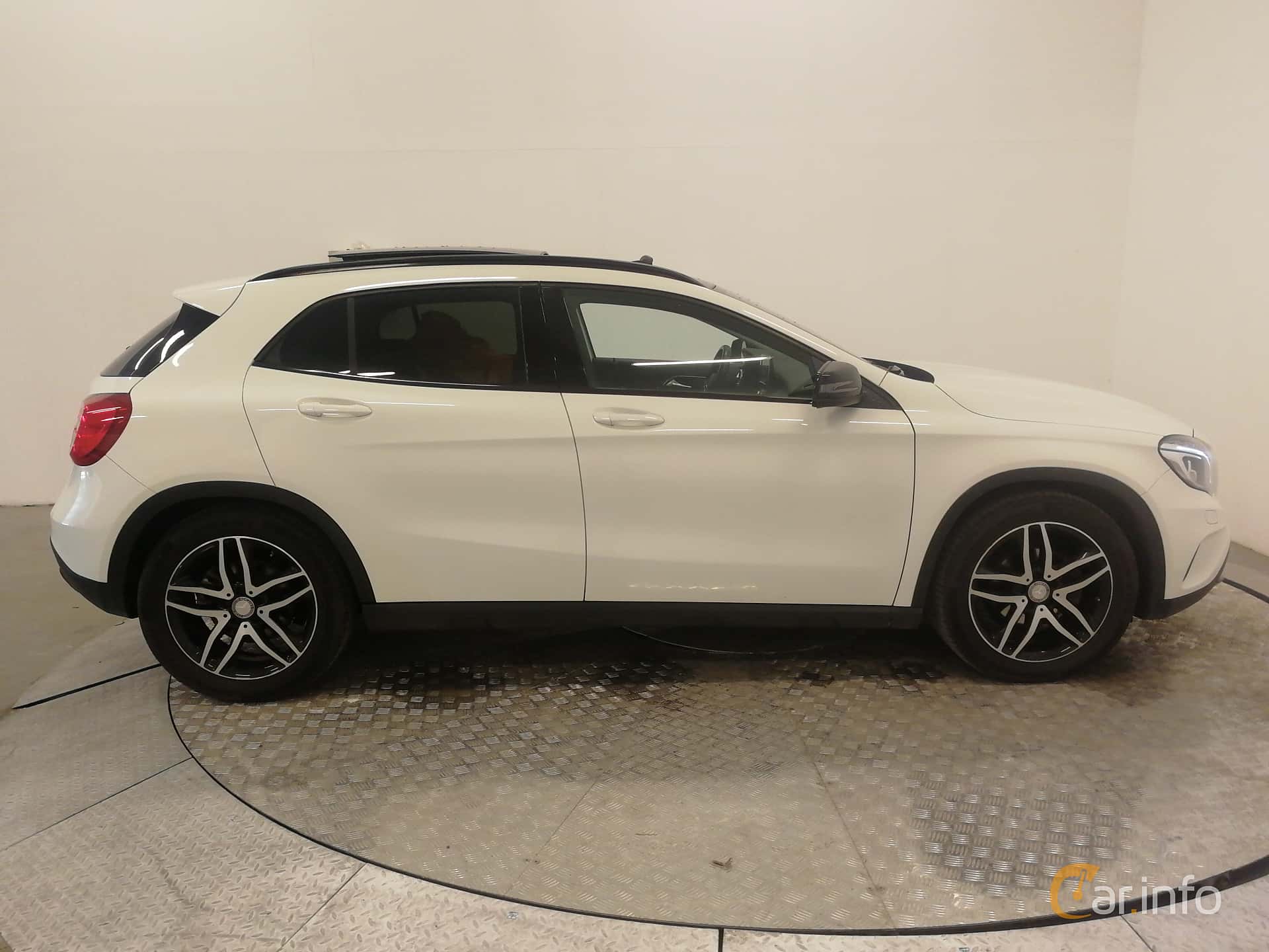 Mercedes-Benz GLA 200 d 4MATIC  7G-DCT, 136hp, 2017