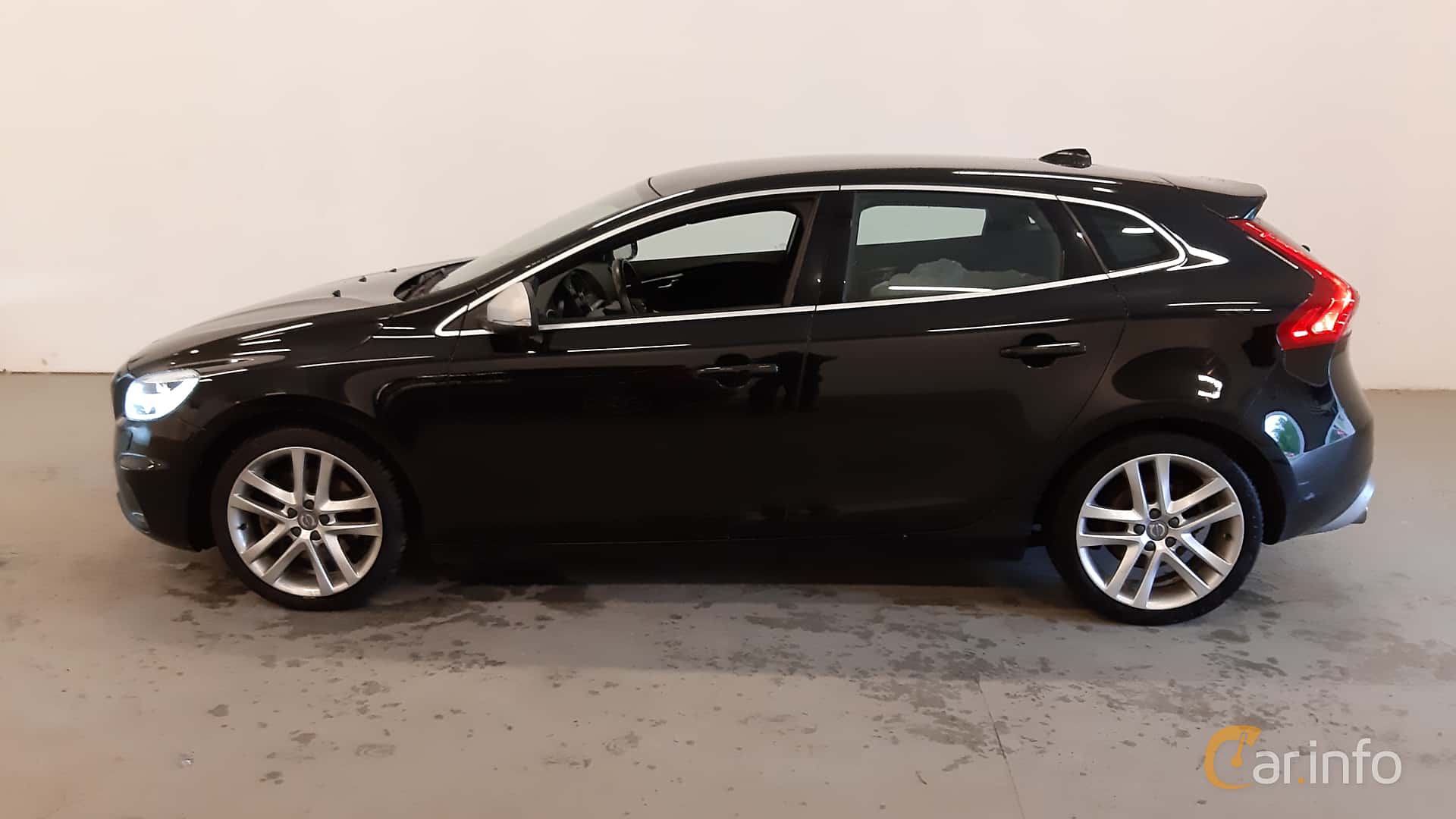 Volvo V40 generation P1 Facelift T5 Geartronic, 8-speed