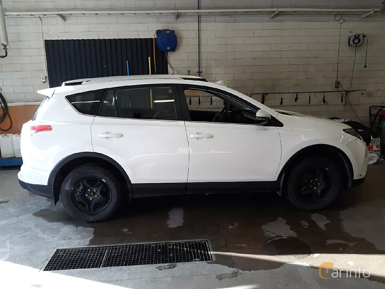Toyota RAV4 2.0 4x4 Manual, 152hp, 2016
