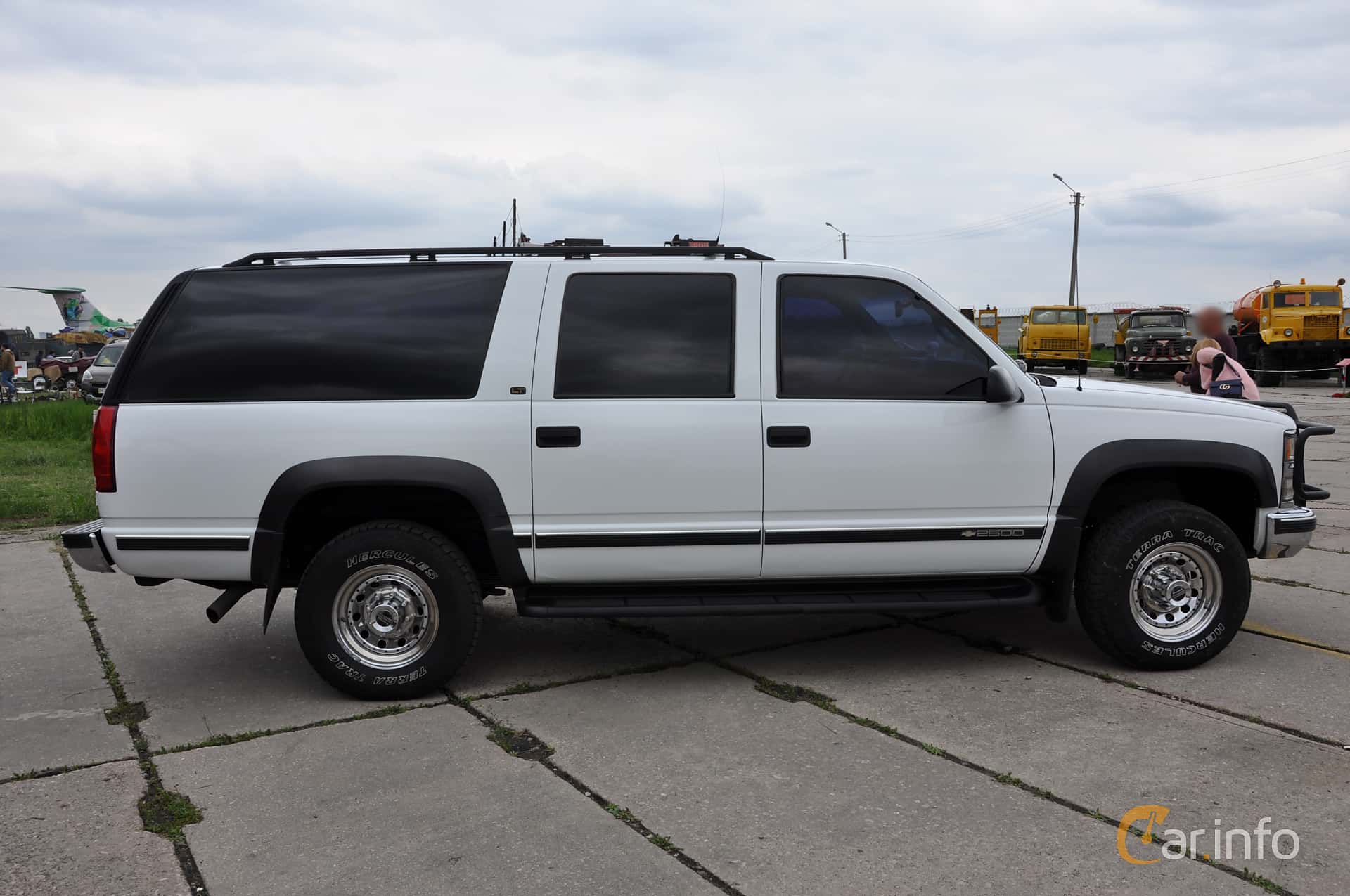 Chevrolet Suburban K2500 5.7 V8 4WD Hydra-Matic, 259hp, 1998