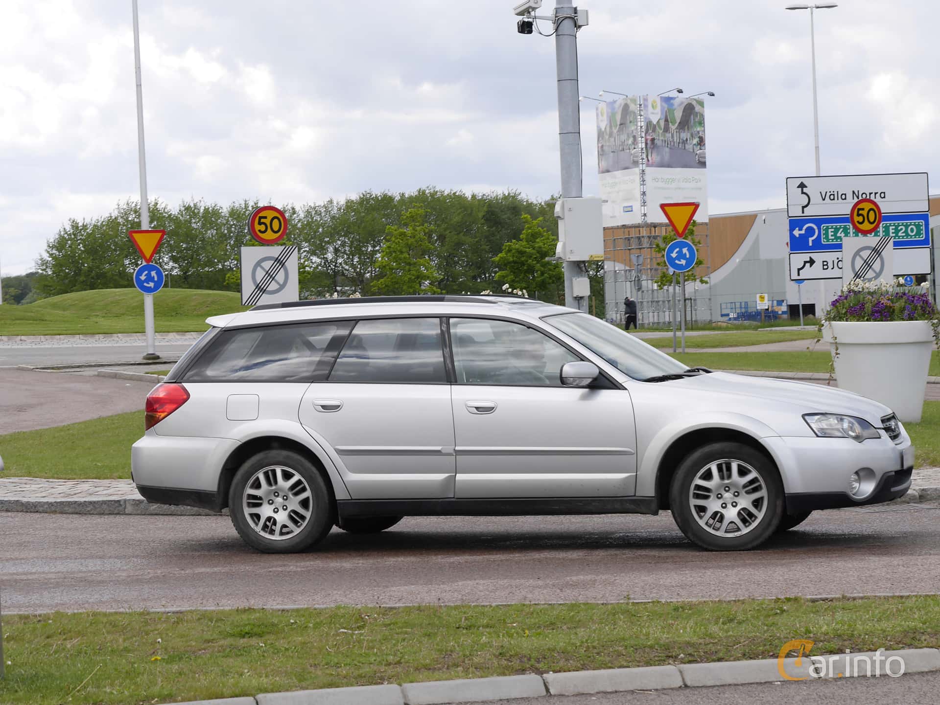 Subaru Outback 2.5 4WD Automatic, 167hp, 2004