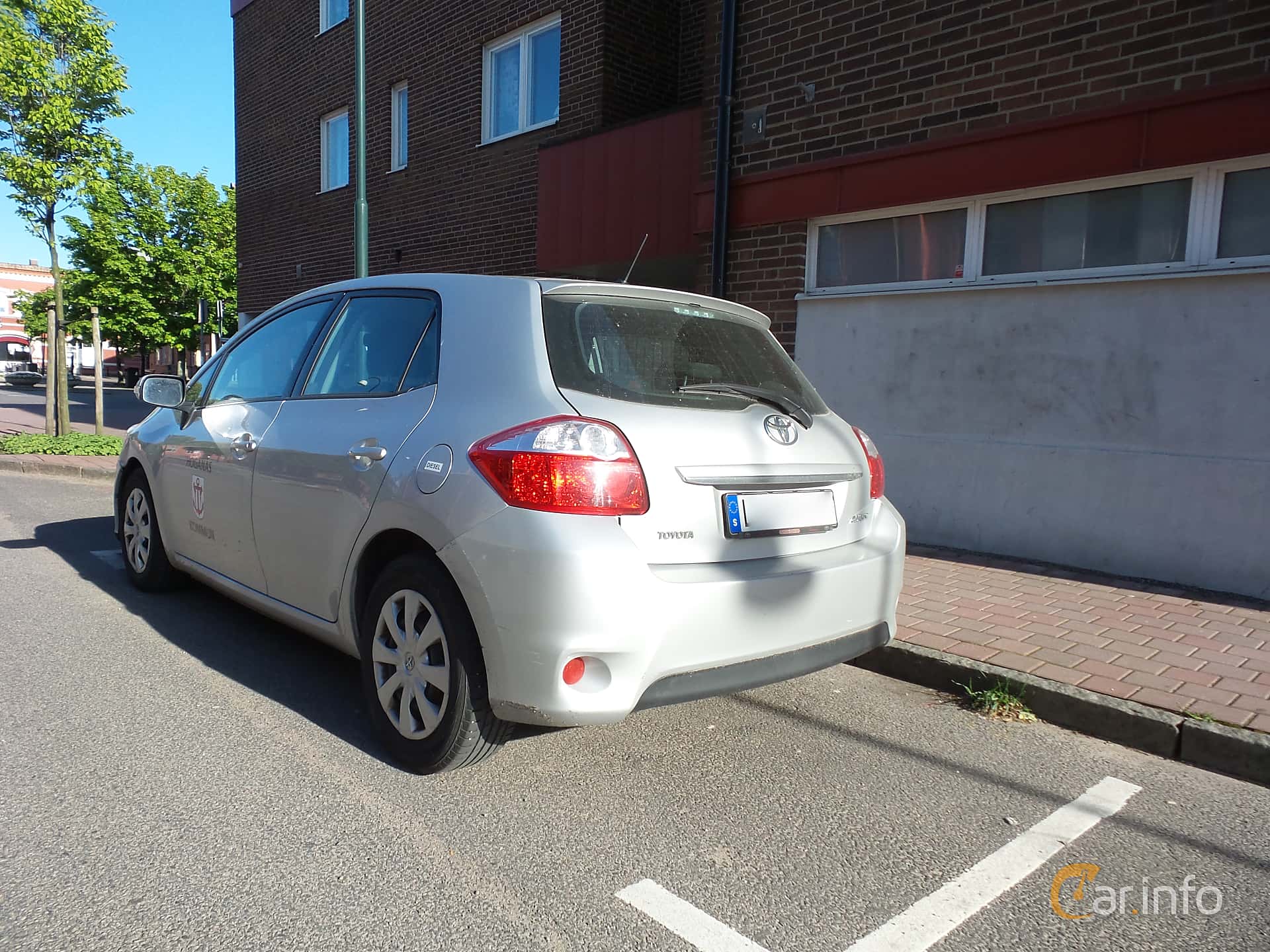Toyota Auris 5-door 1.4 D-4D Manual, 90hp, 2010