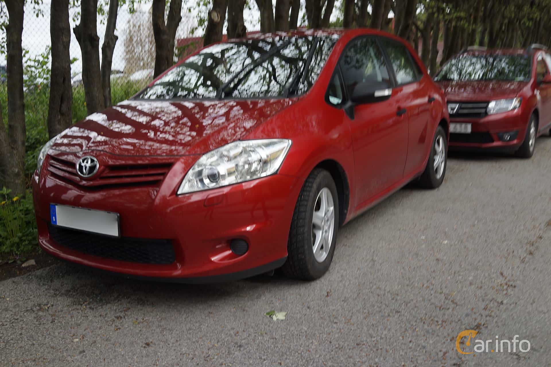 Toyota Auris 5-door 1.33 Dual VVT-i  Manual, 101hp, 2012
