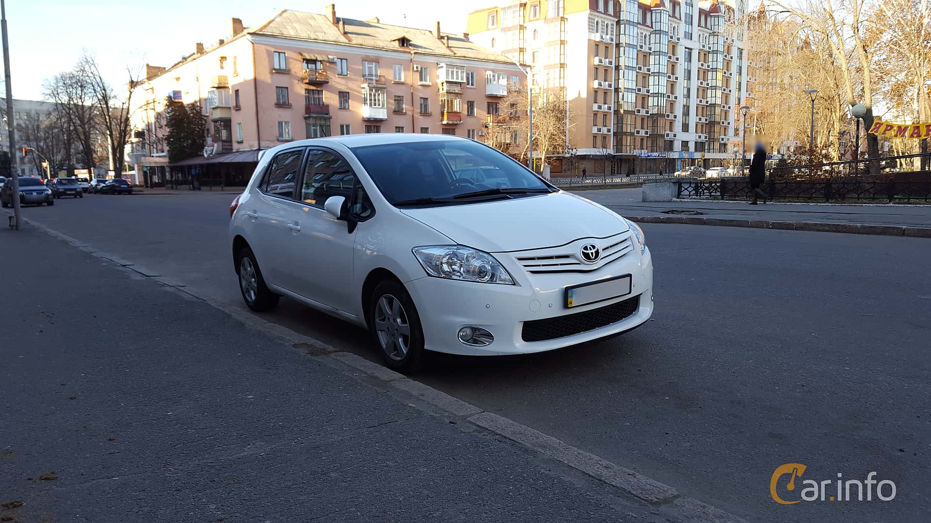 Toyota Auris 5-door 1.6 Dual VVT-i  124hp, 2009