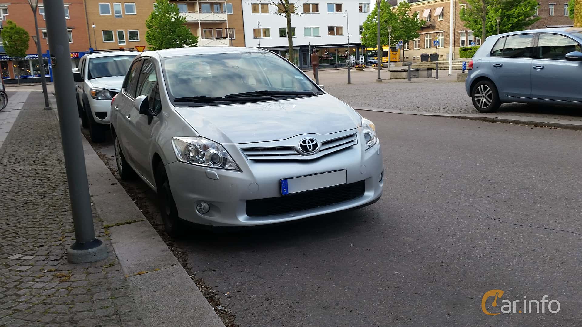 Toyota Auris 5-door 1.6  MultiMode Manual, 132hp, 2010