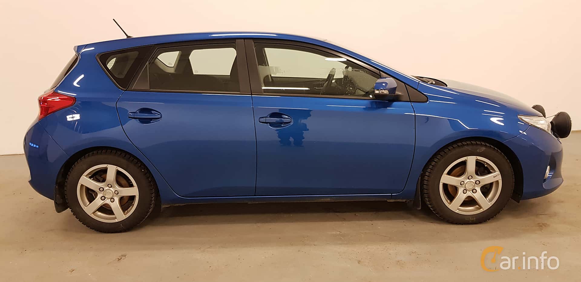 Toyota Auris 1.4 D-4D Manual, 90hp, 2015