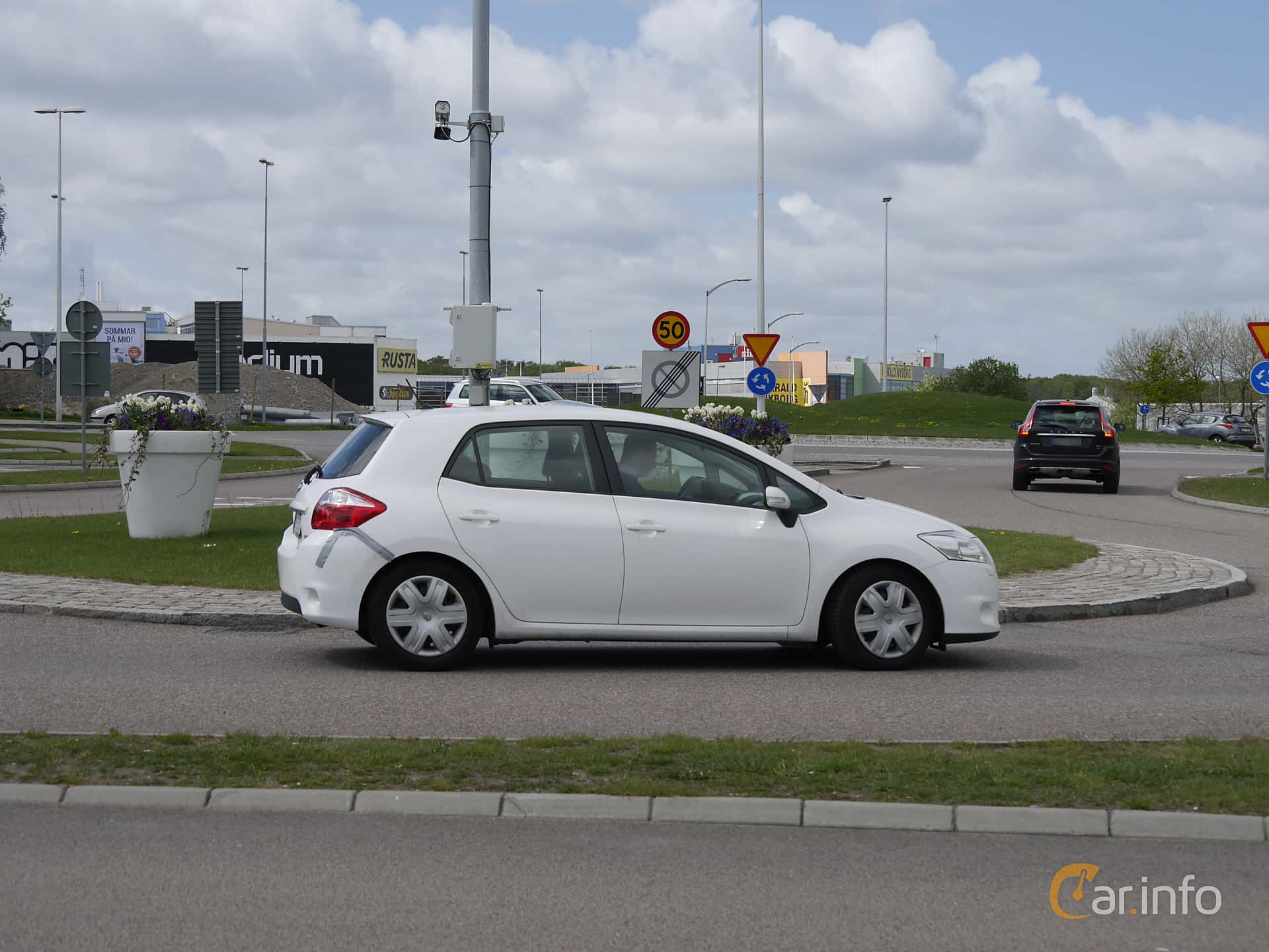 Toyota Auris 5-door 1.6  MultiMode Manual, 132hp, 2011