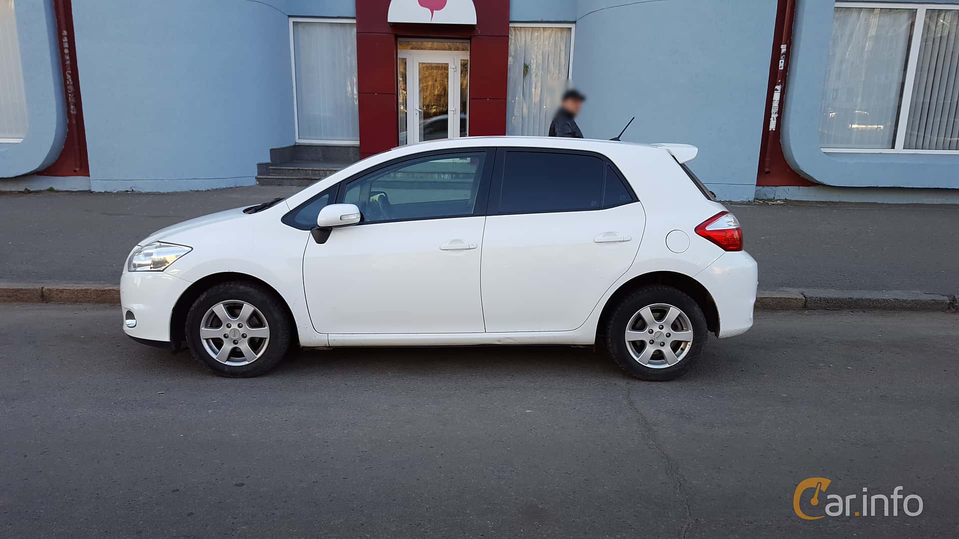 Toyota Auris 5-door 1.6 Dual VVT-i  MultiMode Manual, 124hp, 2009