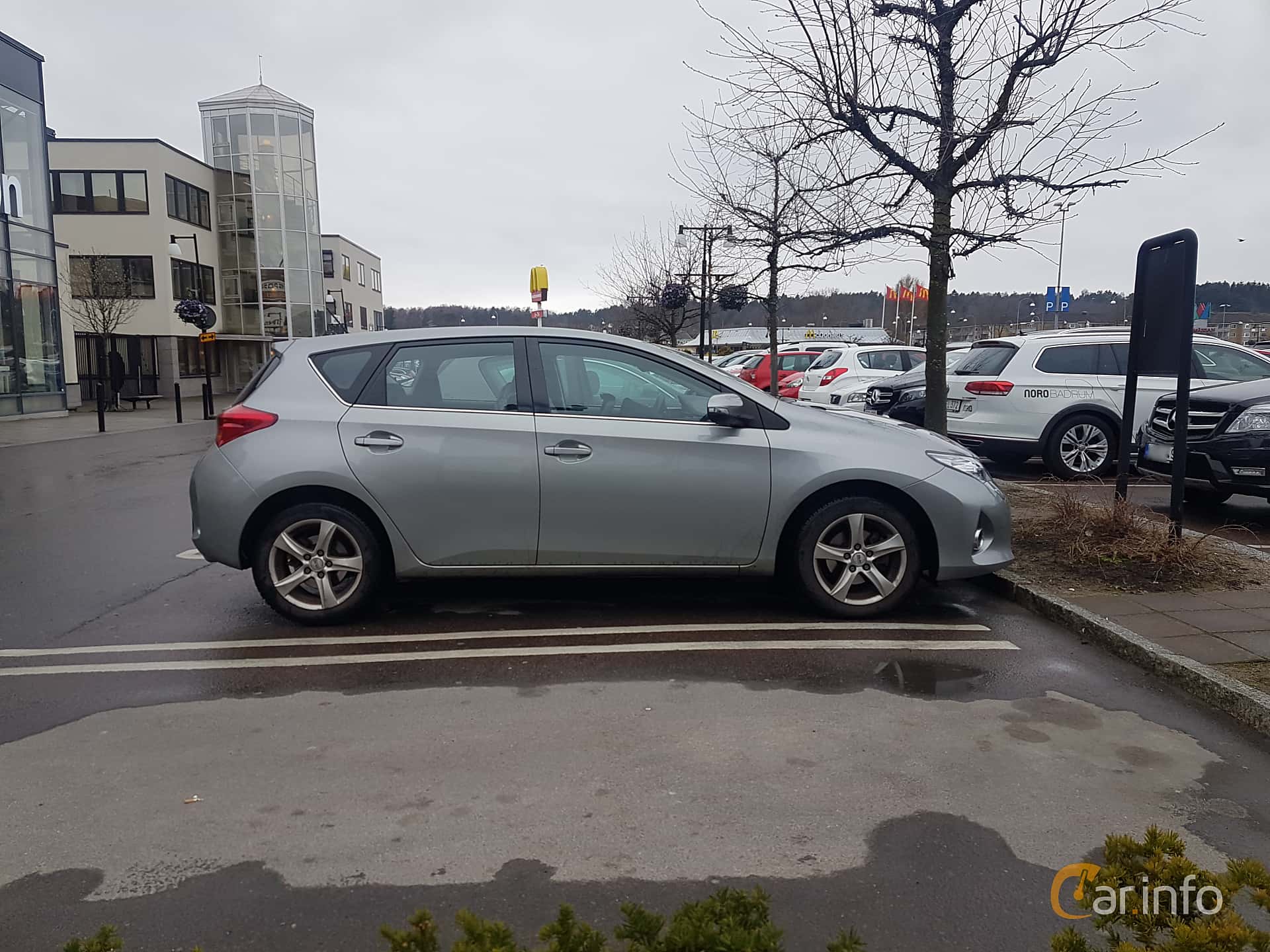 Toyota Auris 1.6  132hp, 2012