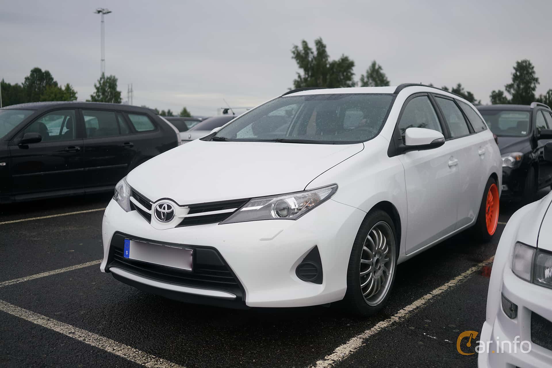 Toyota Auris Touring Sports 1.33 Dual VVT-i Manual, 99hp, 2015