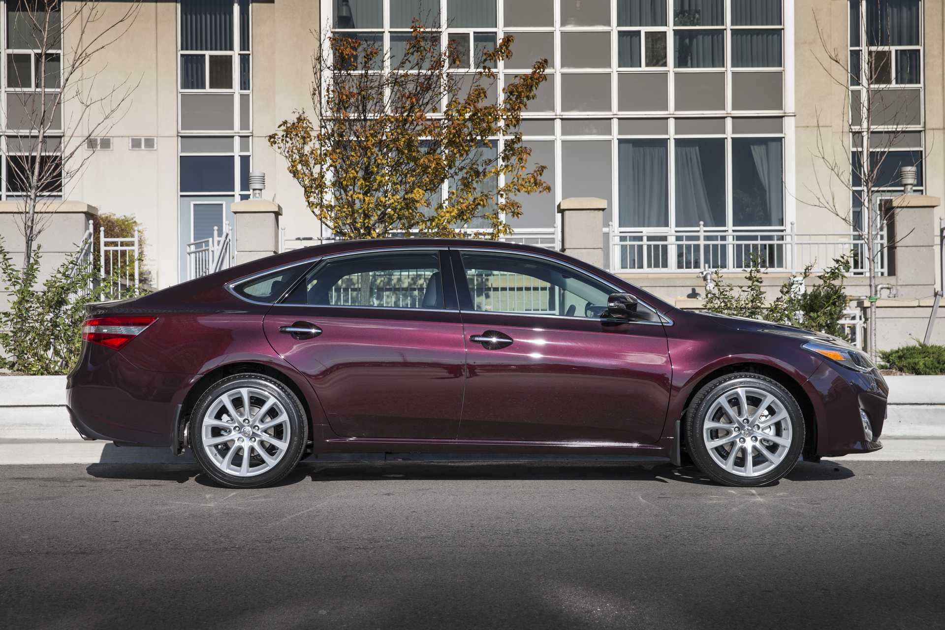 Toyota Avalon 3.5 V6 Automatic, 275hp, 2013