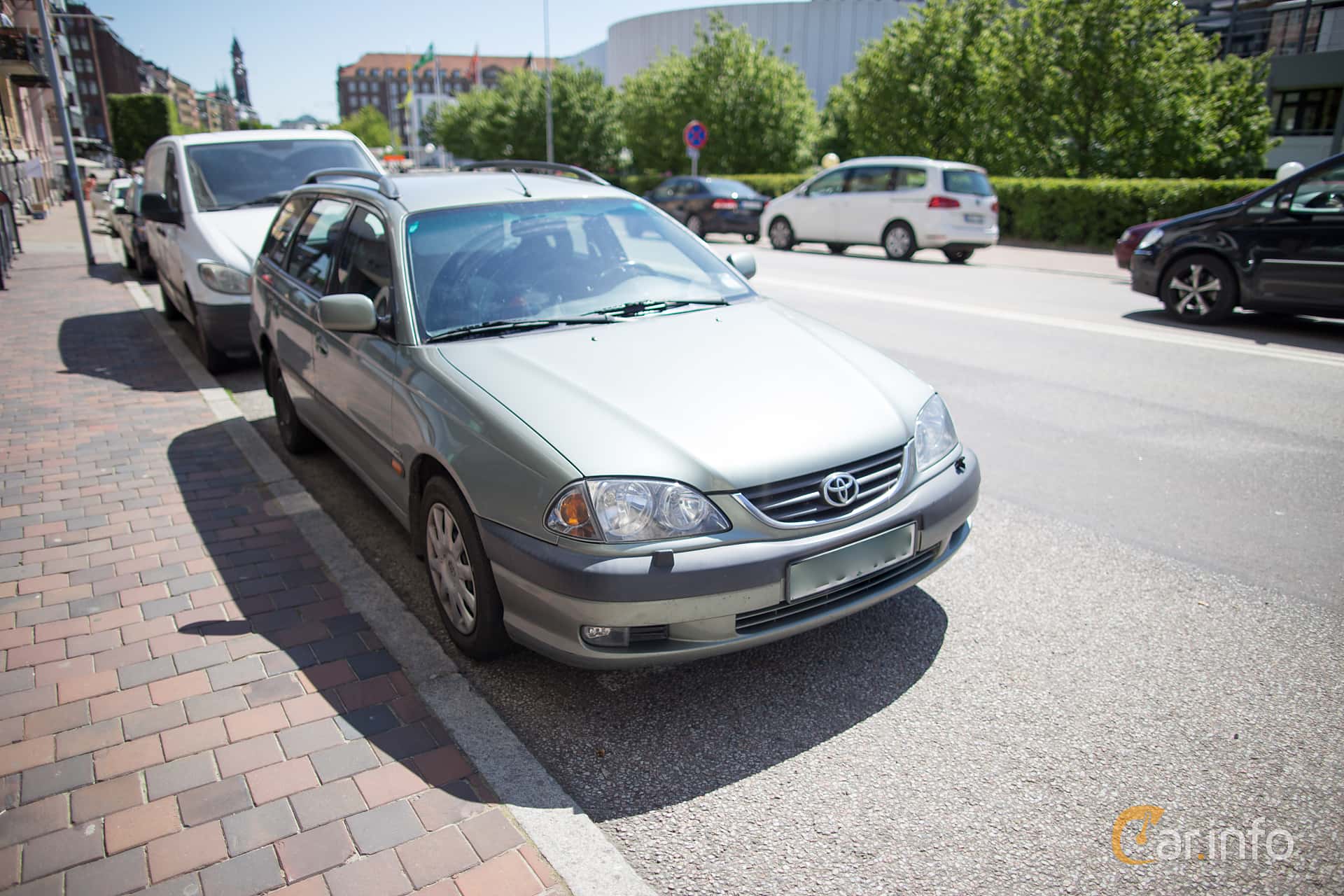 Toyota Avensis Combi 1.8 VVT-i 129hp, 2000