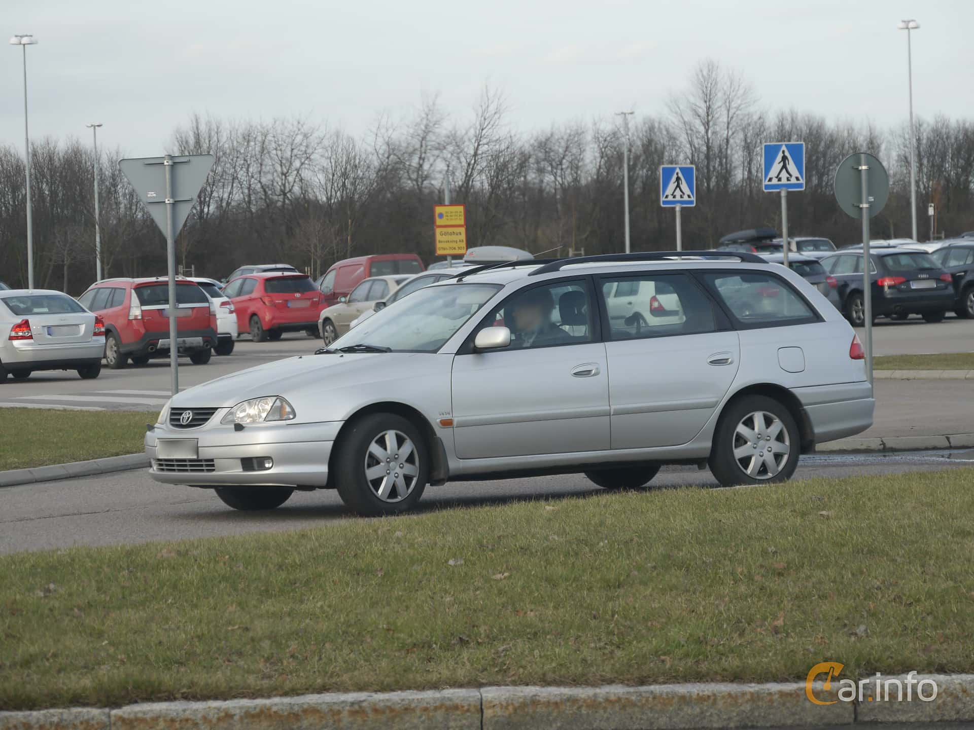 Toyota Avensis Combi 1.8 VVT-i Automatic, 129hp, 2002