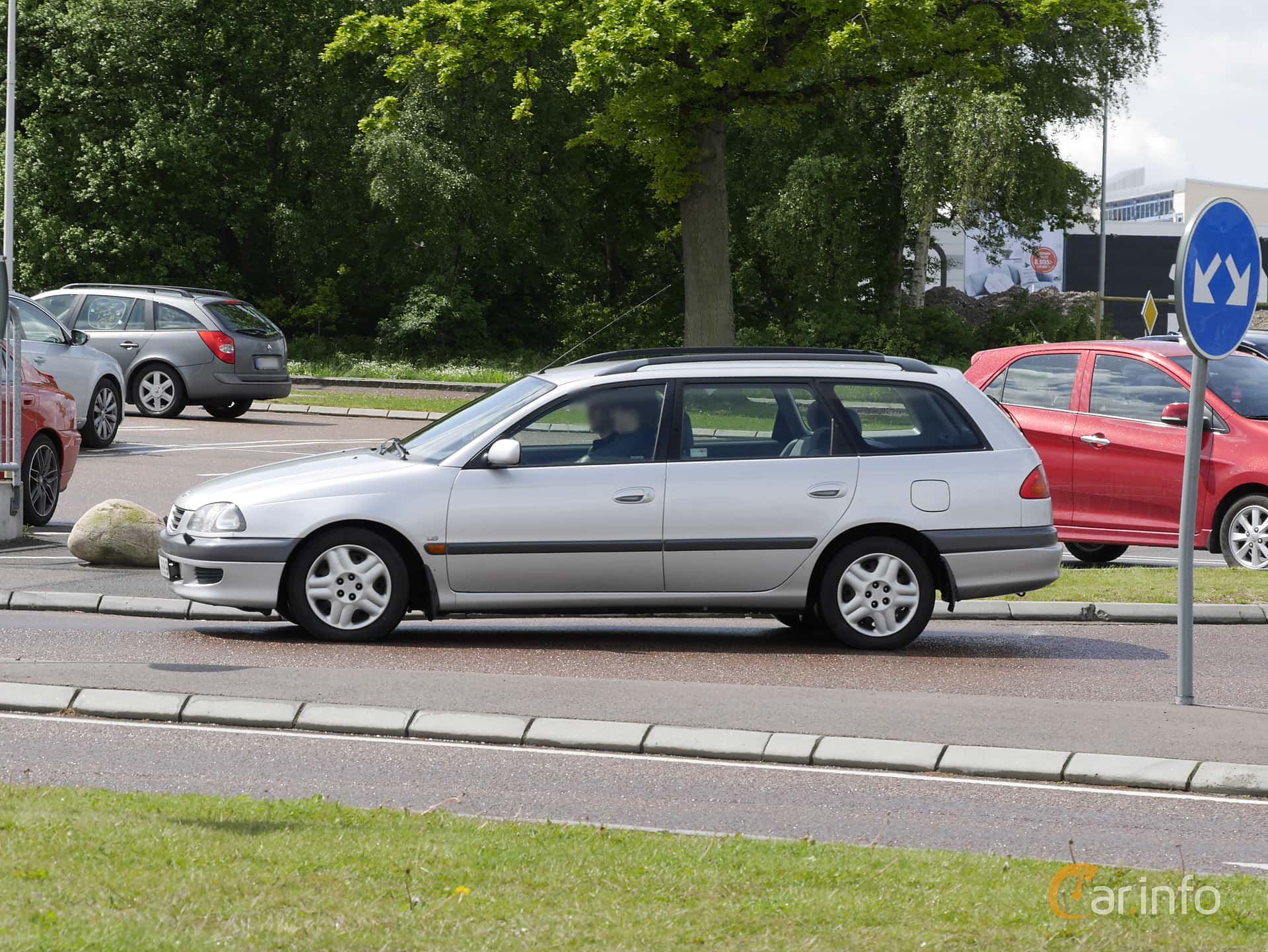 Toyota Avensis Combi generation T22 1.8 Manual, 5-speed