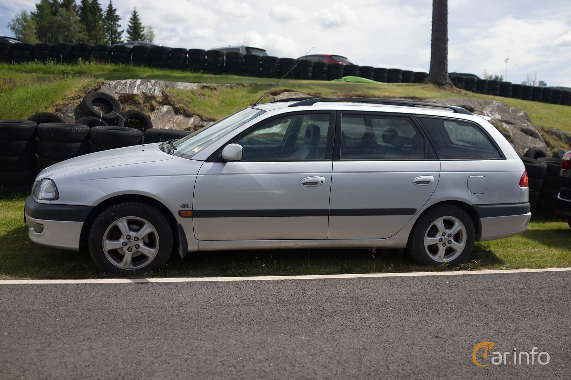 Toyota Avensis Combi 1.6 VVT-i Manual, 110hp, 2003