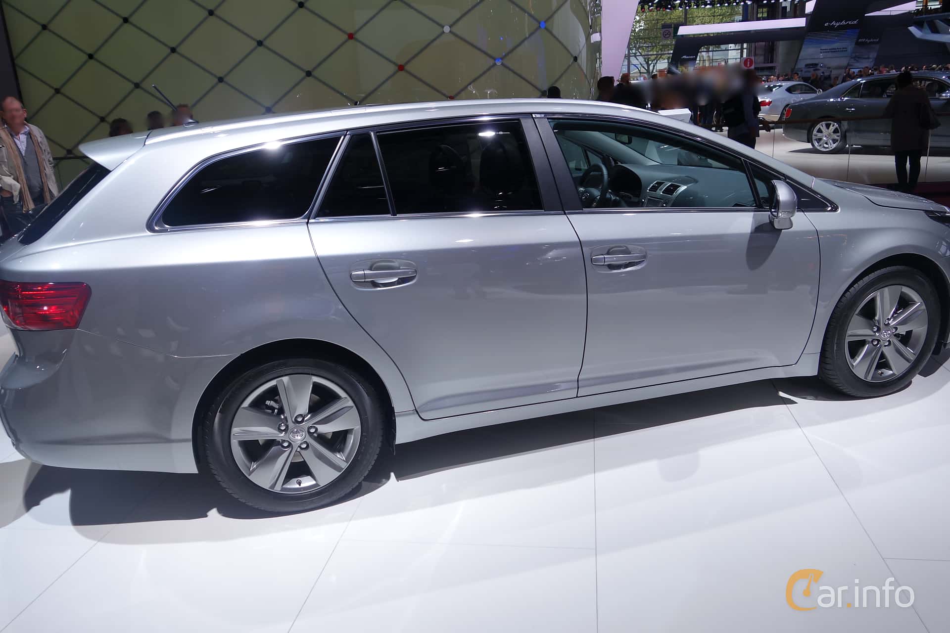 Toyota Avensis Combi 2.2 D-4D D-CAT  Manual, 177hp, 2015