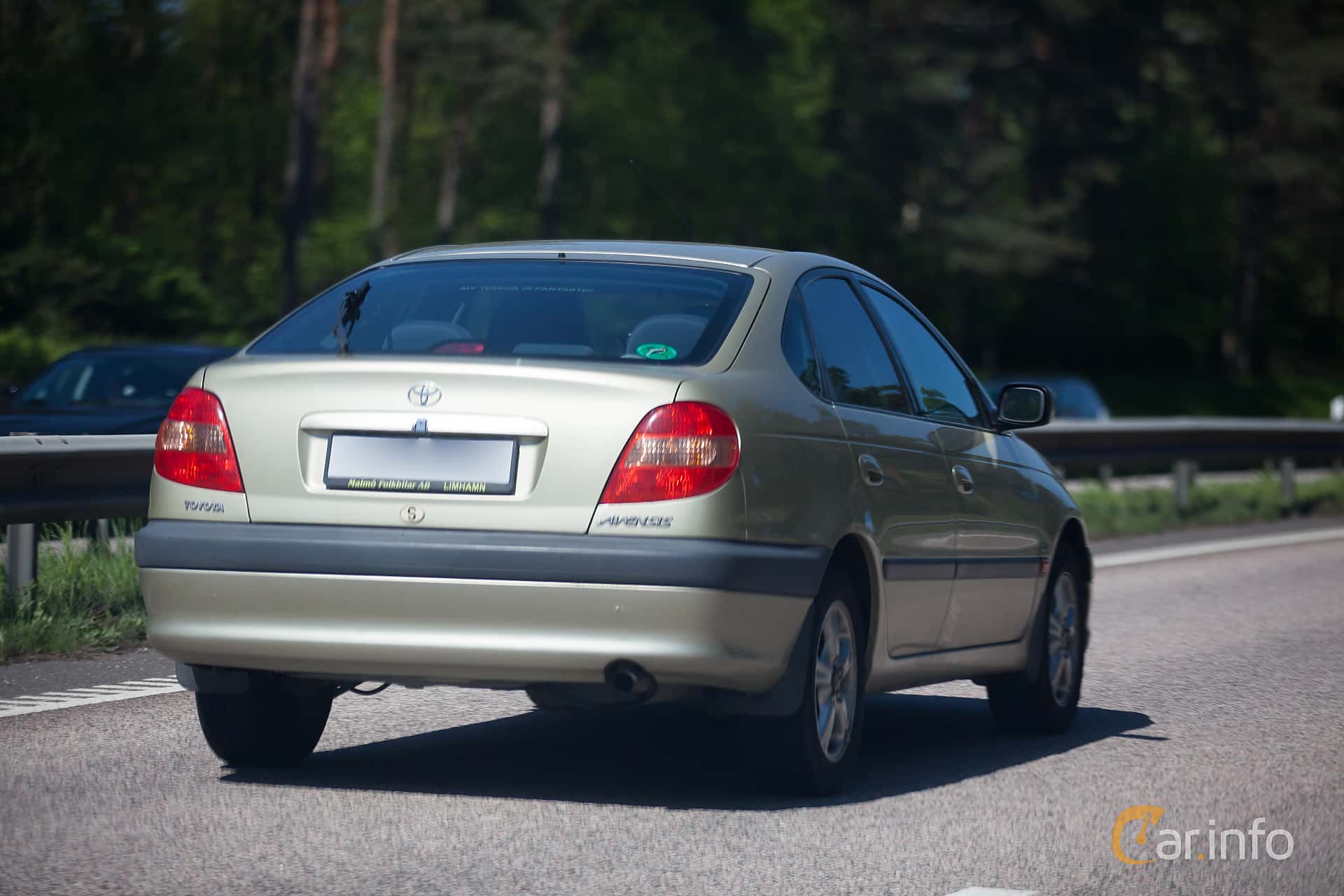 Toyota Avensis Liftback 2.0 D4 VVT-i Manual, 150hp, 2002