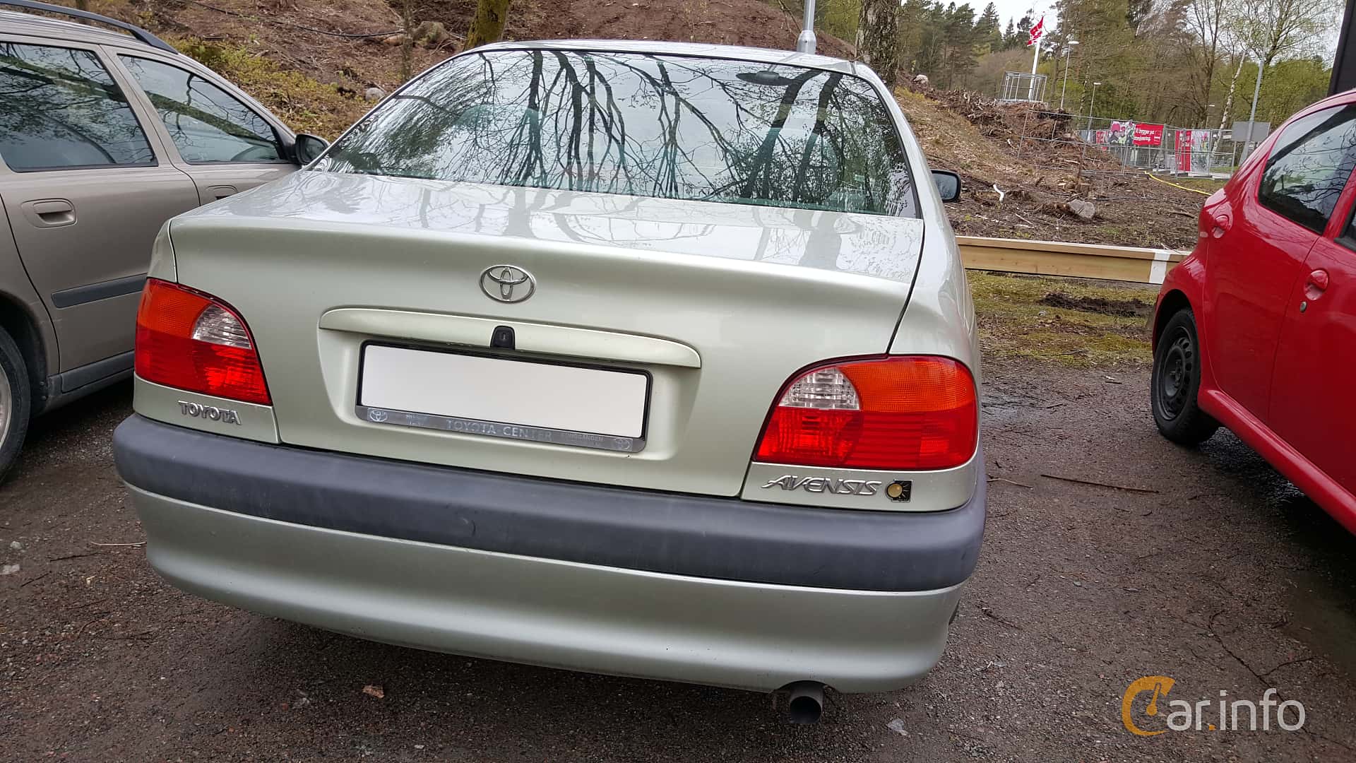 Toyota Avensis Sedan 2.0 128hp, 1998
