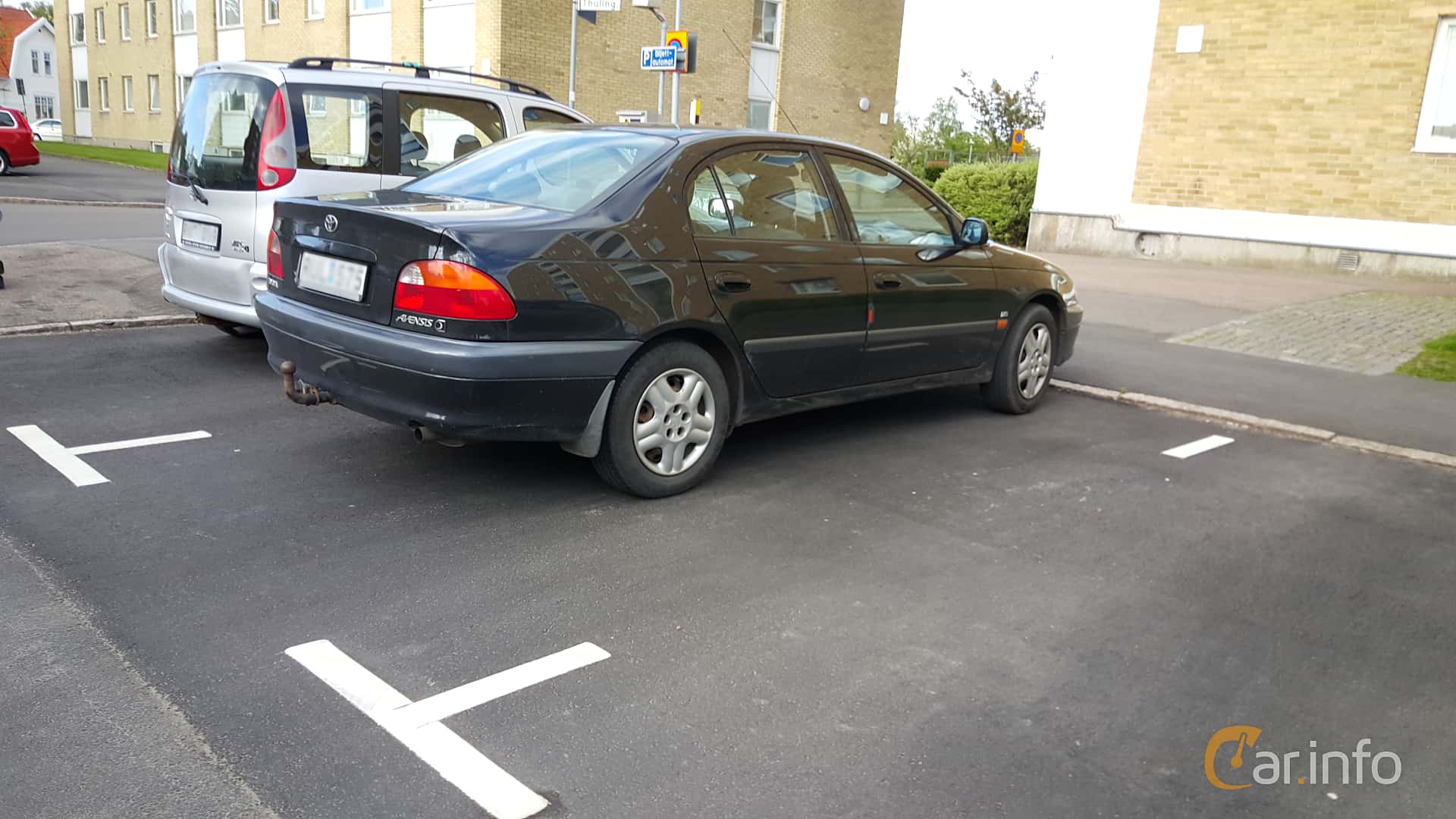 Toyota Avensis Sedan 1.6 VVT-i Manual, 110hp, 2003