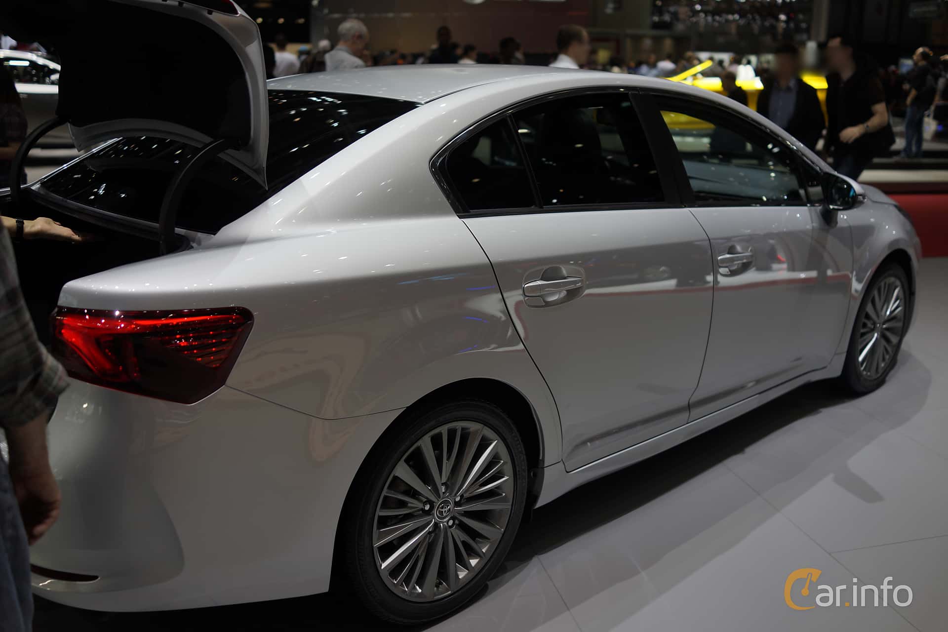 Toyota Avensis Sedan 2.0  152hp, 2018