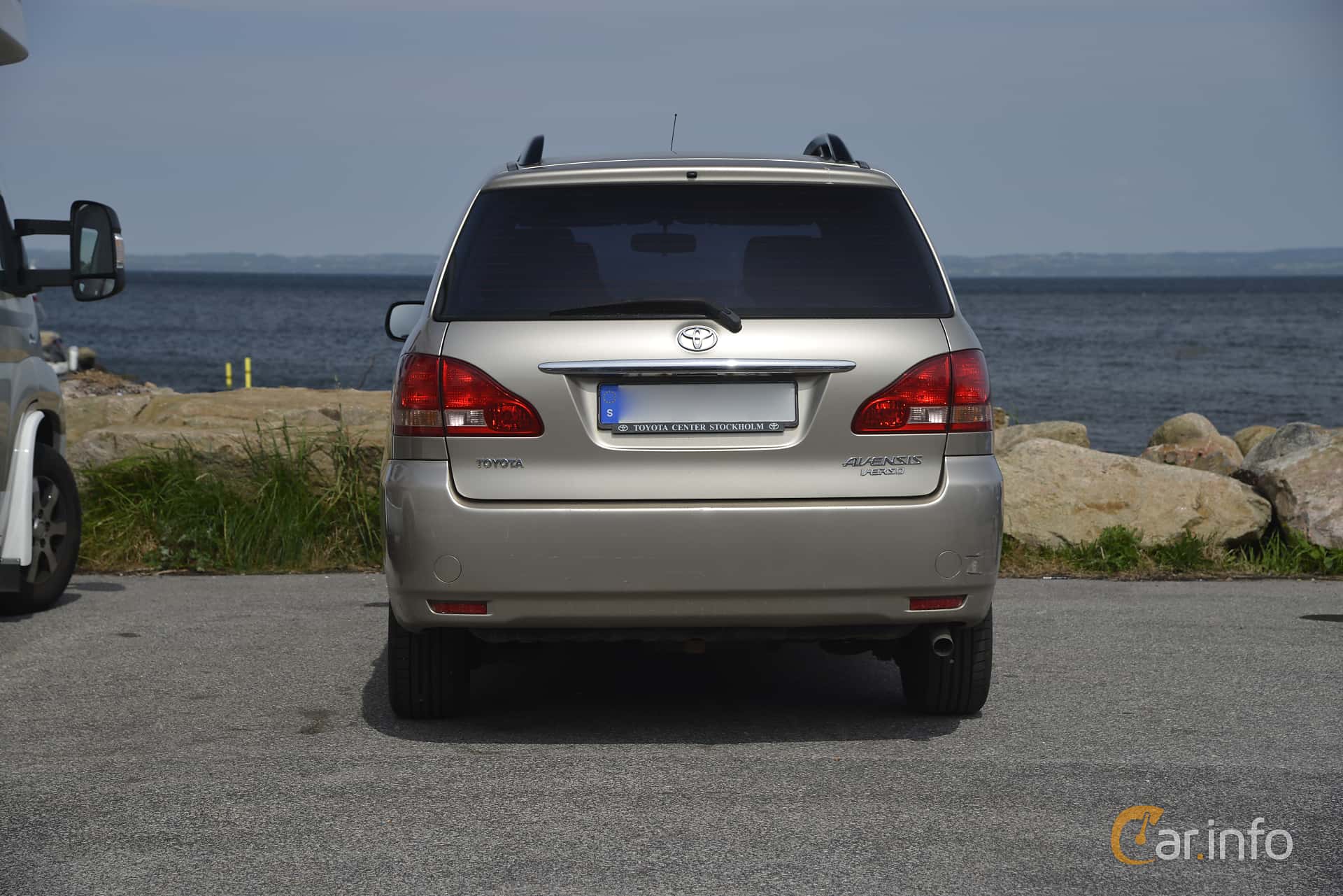 Toyota Avensis Verso 2.0 D4 VVT-i Manual, 150hp, 2003