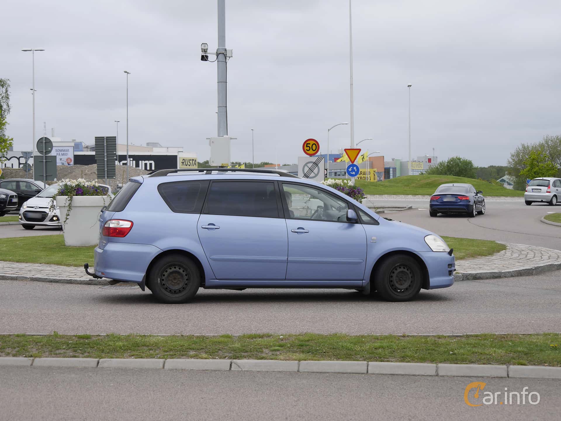 Toyota Avensis Verso 2.0 VVT-i Manual, 150hp, 2009