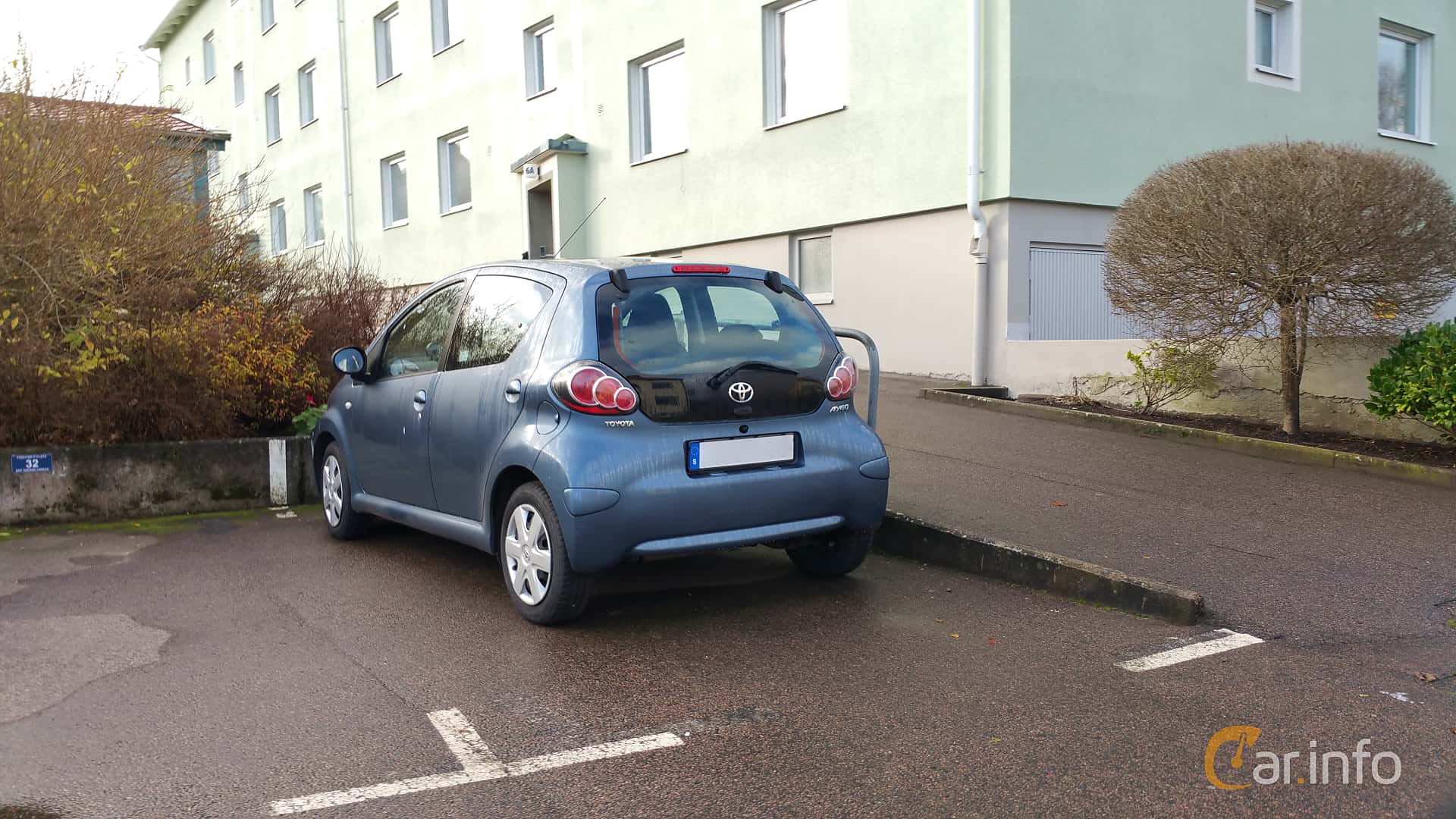 Toyota Aygo 5-door 1.0 VVT-i MultiMode Manual, 68hp, 2010
