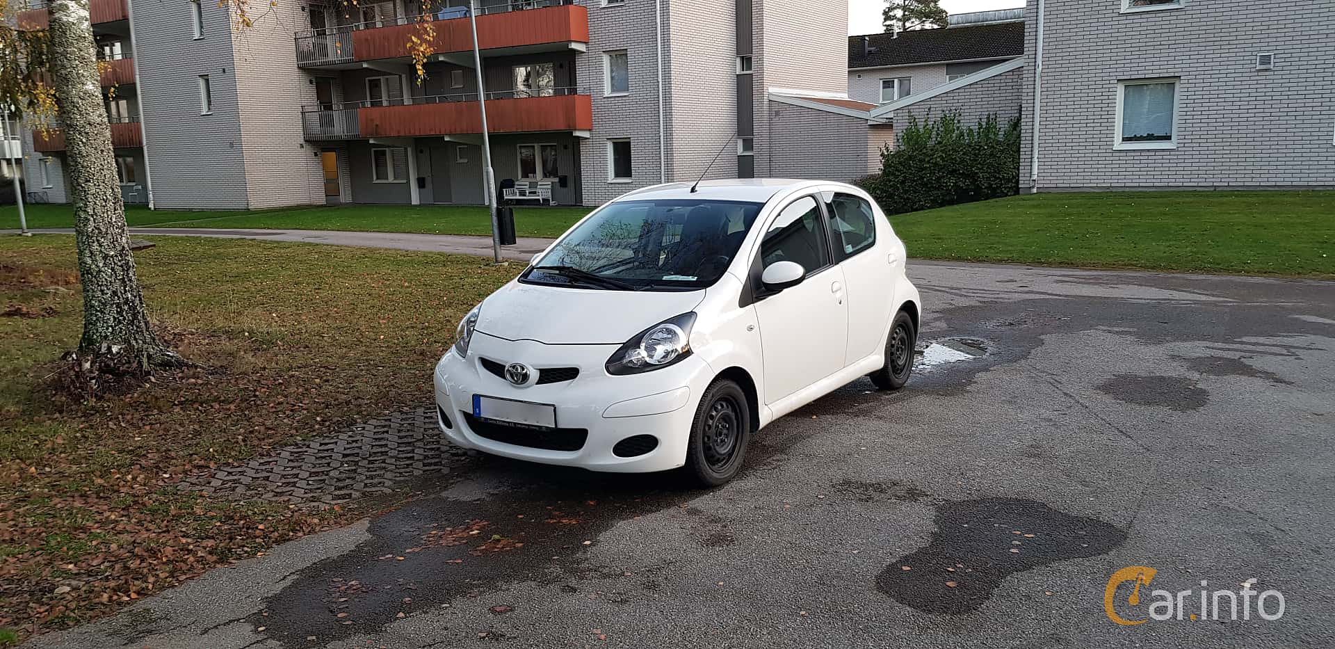 Toyota Aygo 5-door 1.0 VVT-i MultiMode Manual, 68hp, 2011