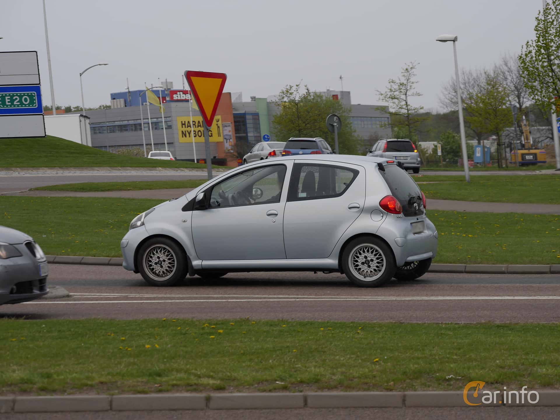 Toyota Aygo 5-door 1.0 VVT-i 68hp, 2005