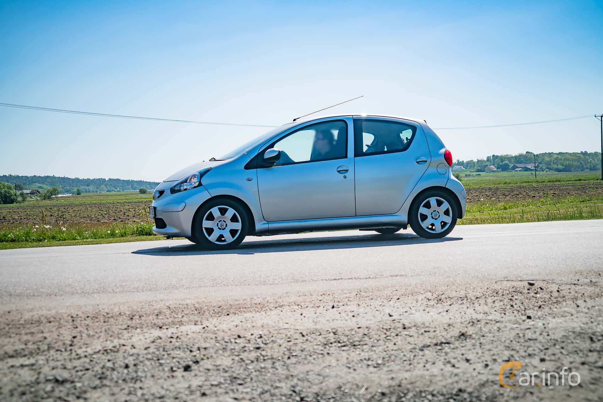 Toyota Aygo 5-door 1st Generation 1.0 VVT-i