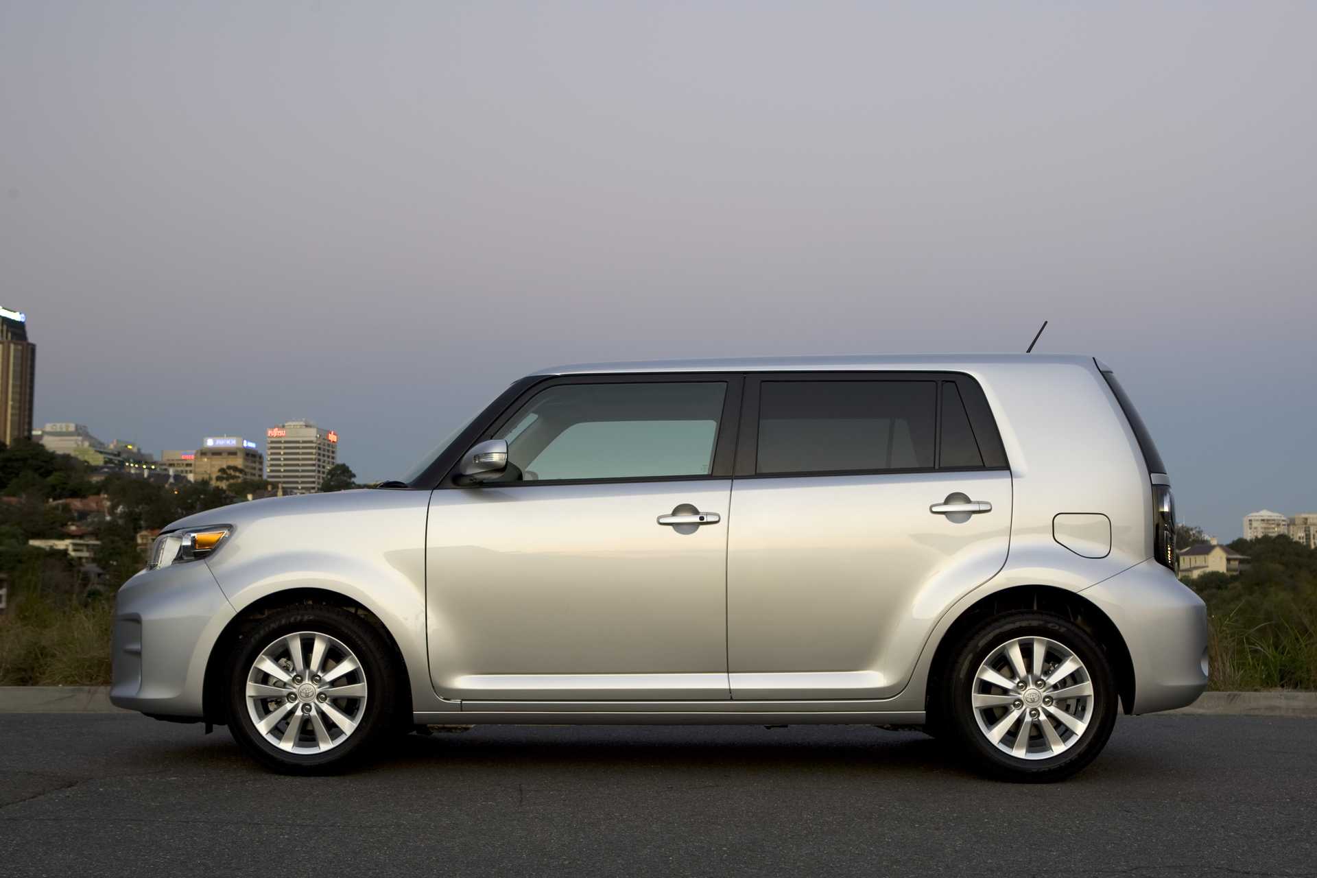 Toyota bB 1.3 Super ECT, 4-speed , 92hp, 2016