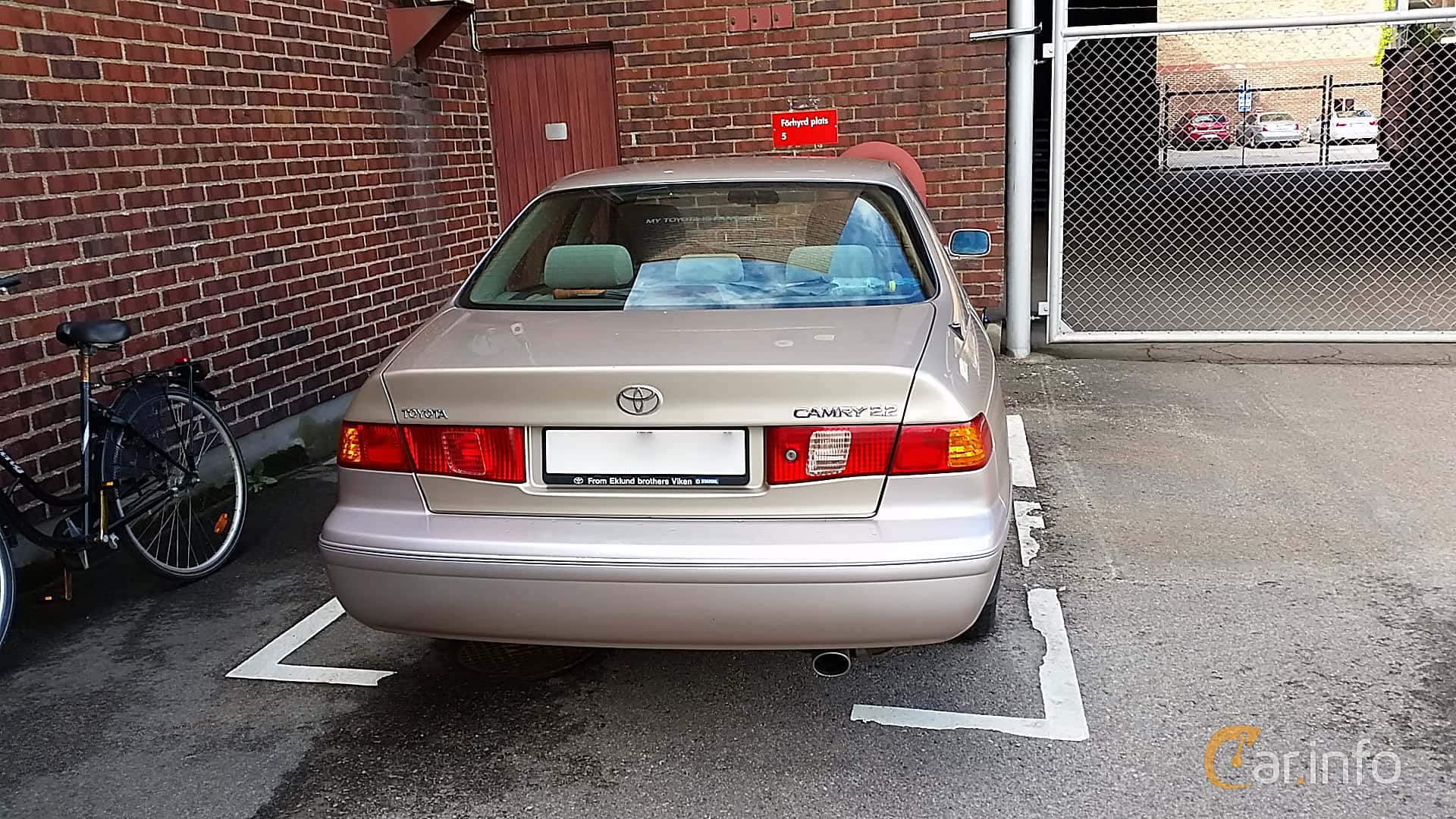 Toyota Camry 2.2 Manual, 136hp, 2000