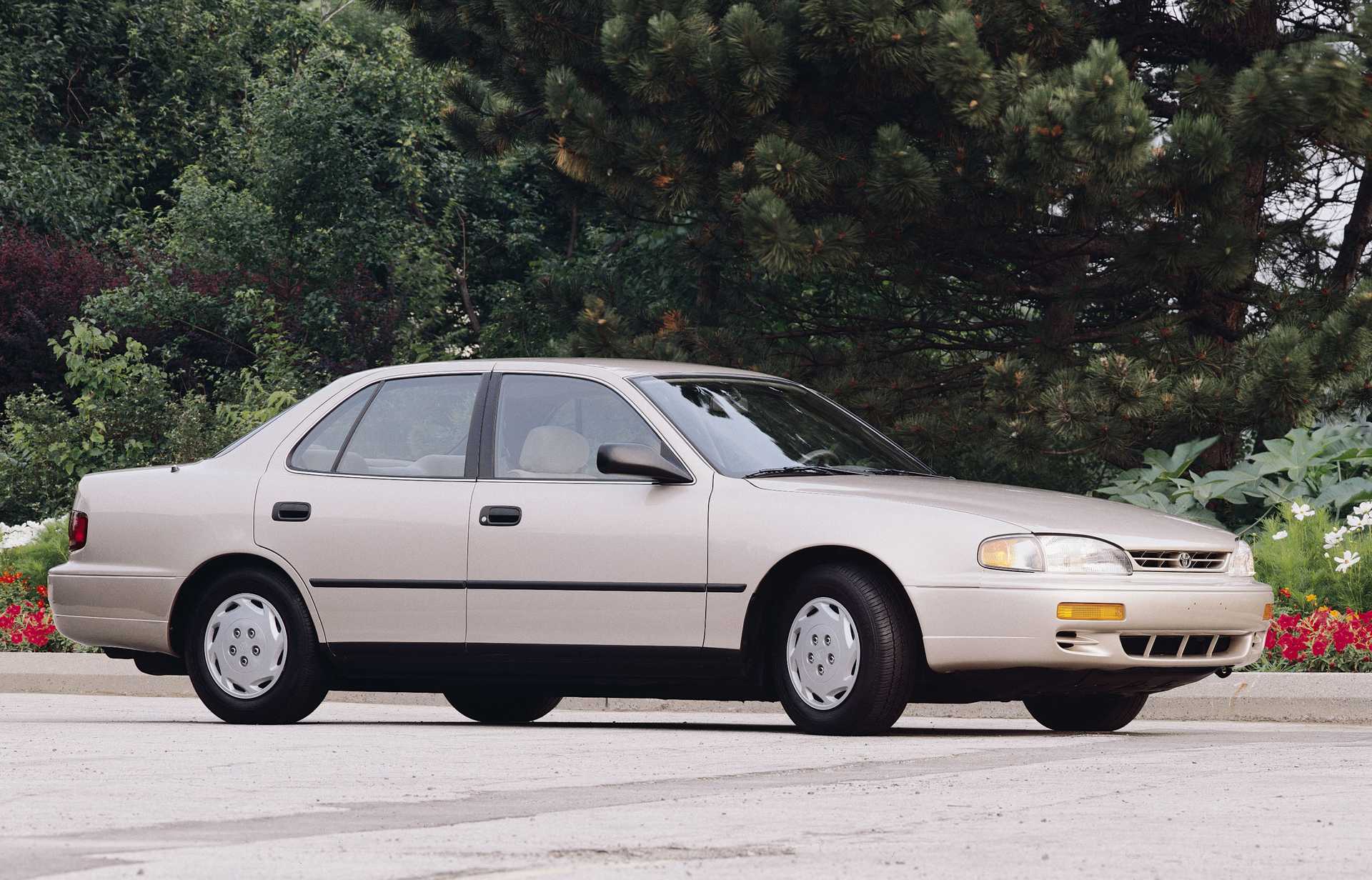 Toyota Camry 2.2  Manual, 132hp, 1996