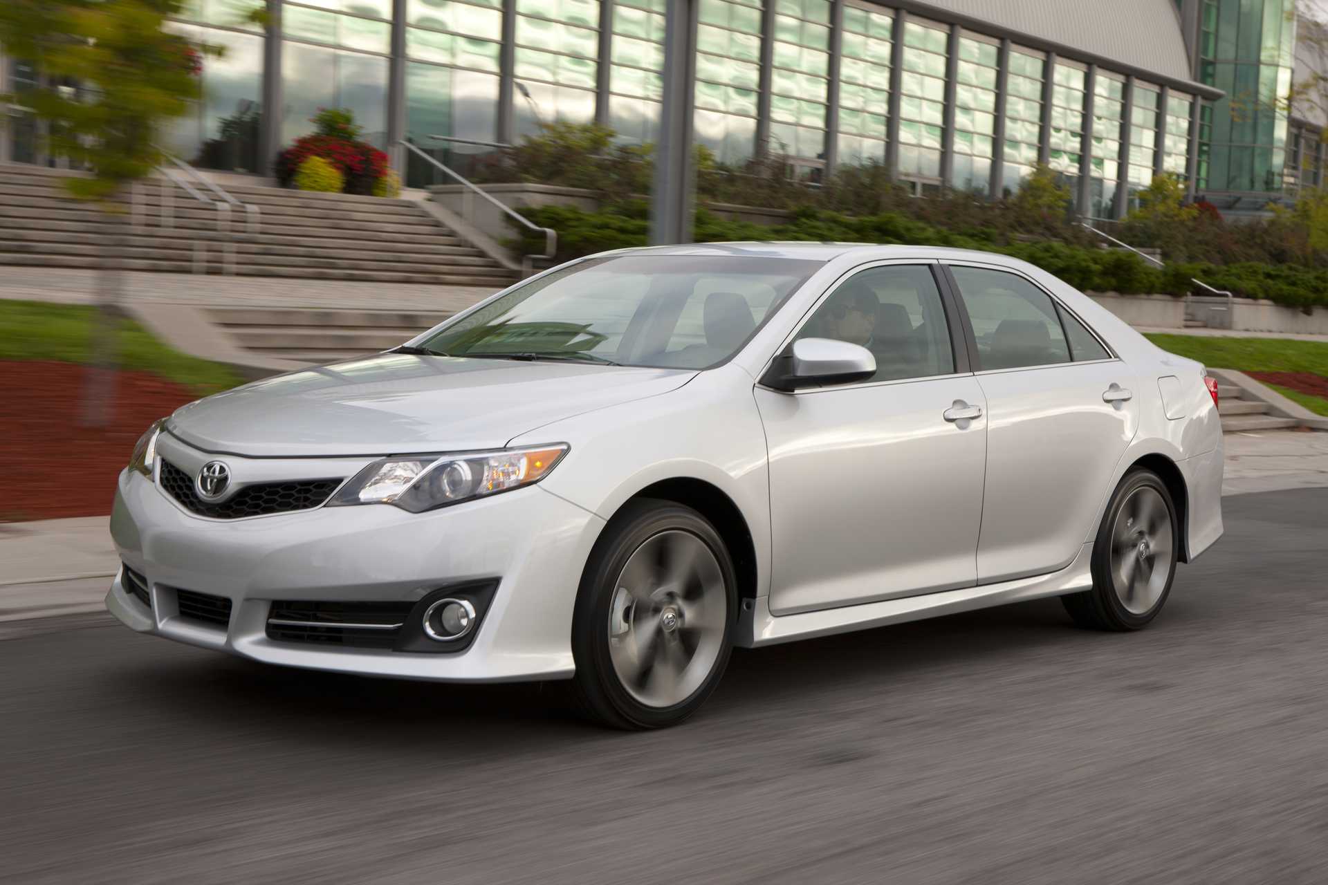 Toyota Camry 2.5 Dual VVT-i Automatic, 181hp, 2012