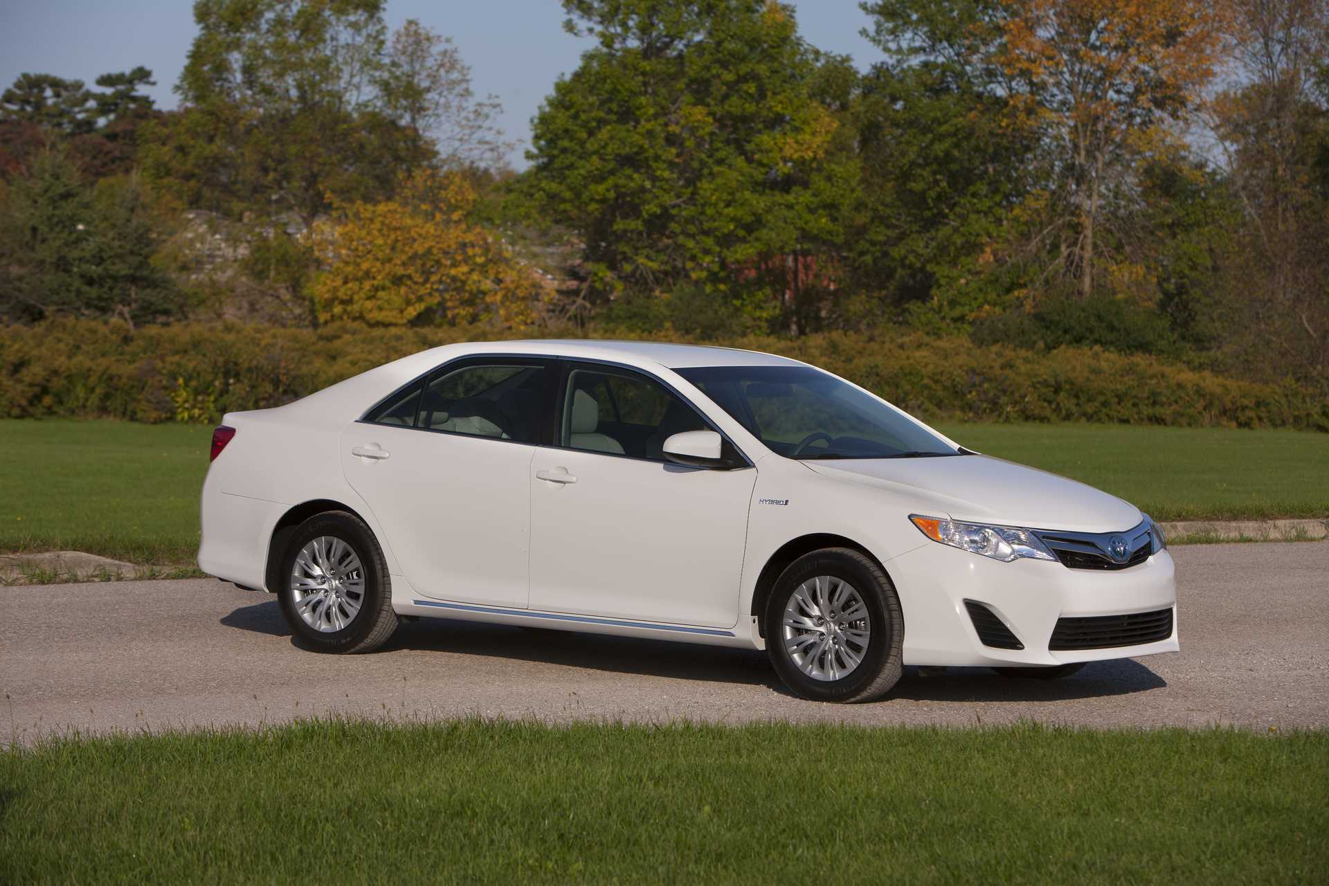Toyota Camry Hybrid 2.5 CVT, 203hp, 2012