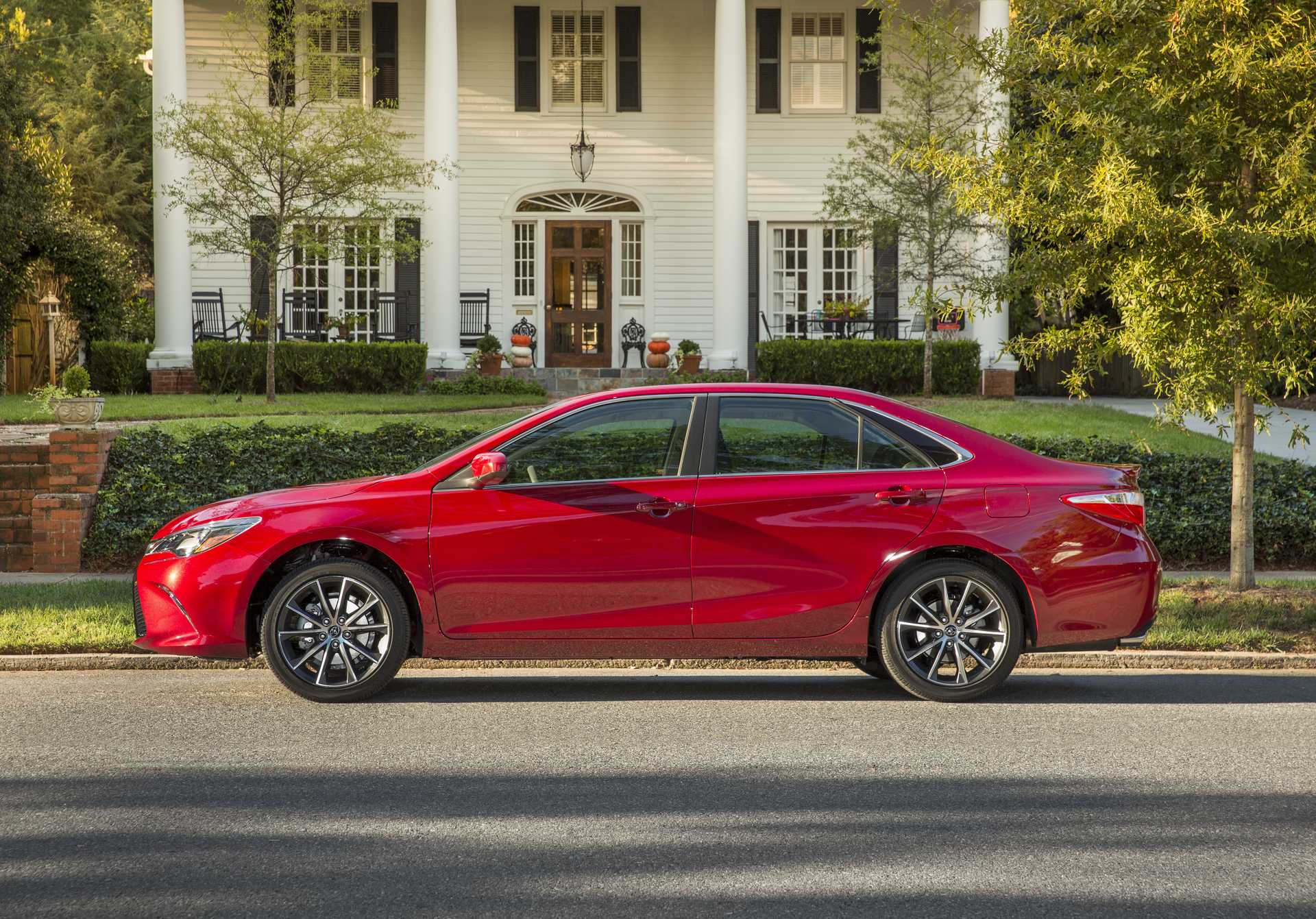 Toyota Camry 2.5 Automatic, 182hp, 2015