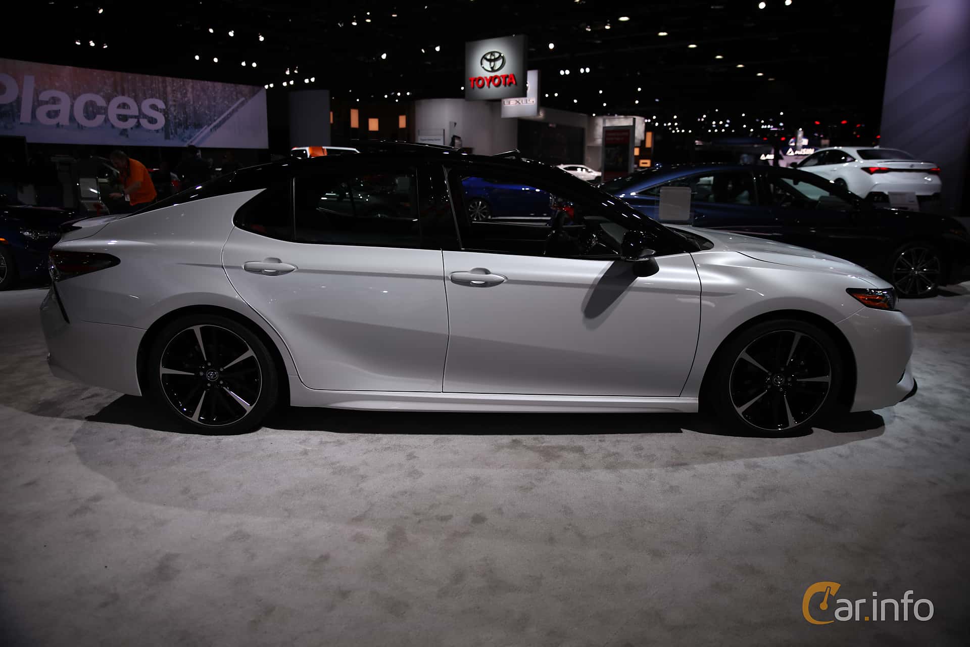 Toyota Camry 3.5 V6 Automatic, 301hp, 2018