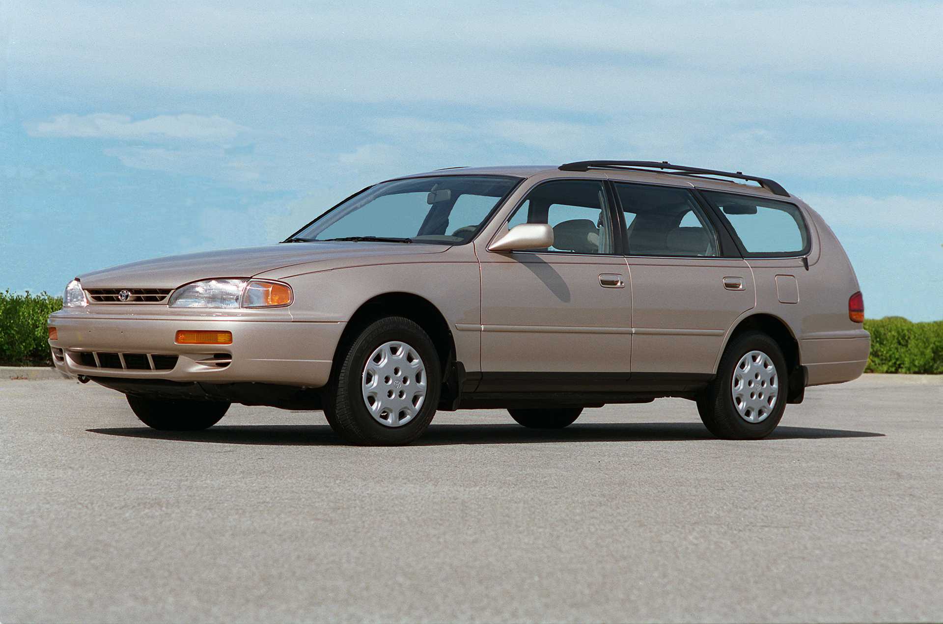 Toyota Camry Wagon generation XV10 3.0 V6 Manual, 5-speed