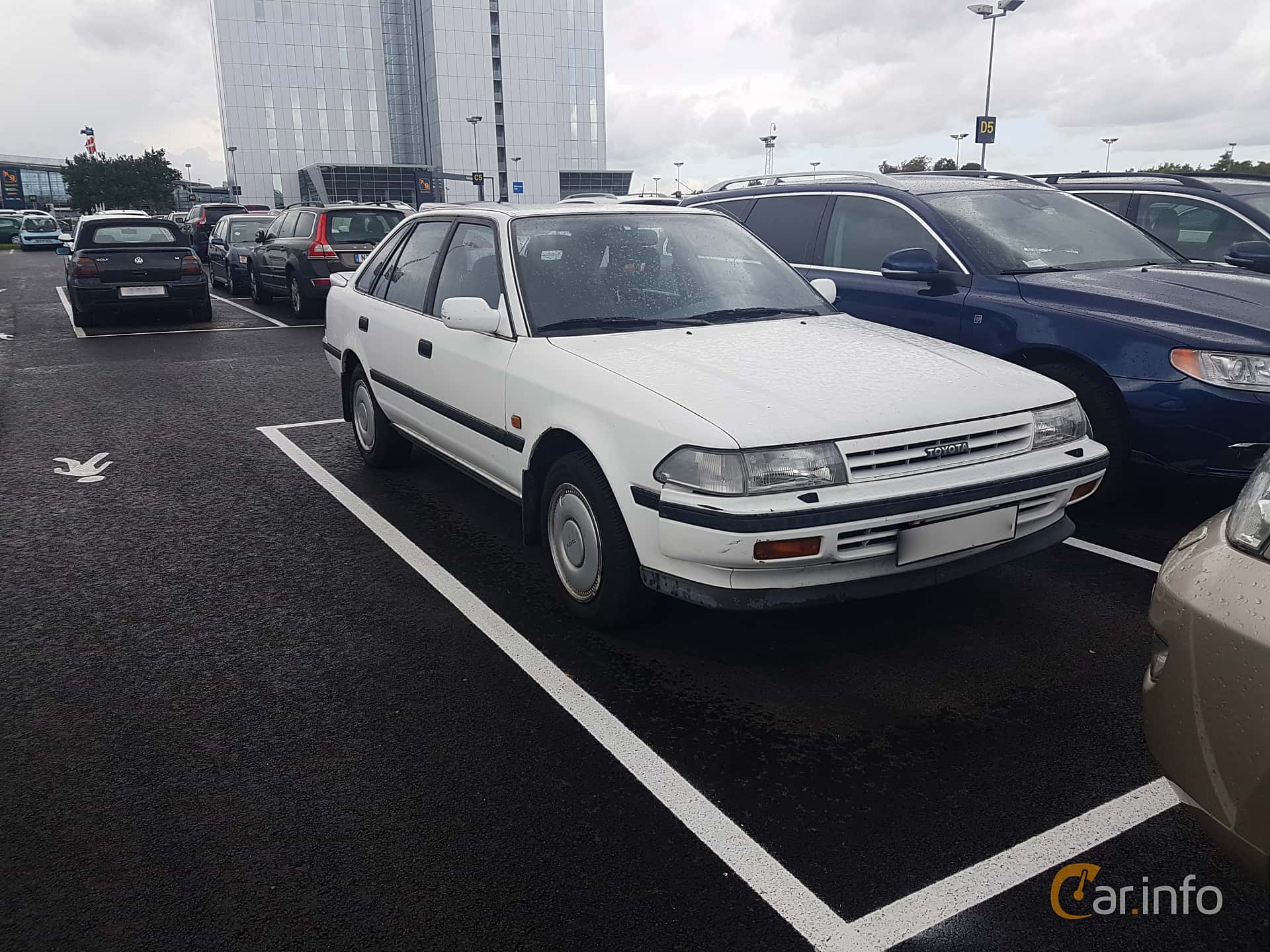 Toyota Carina Liftback 2.0 Automatic, 121hp, 1988