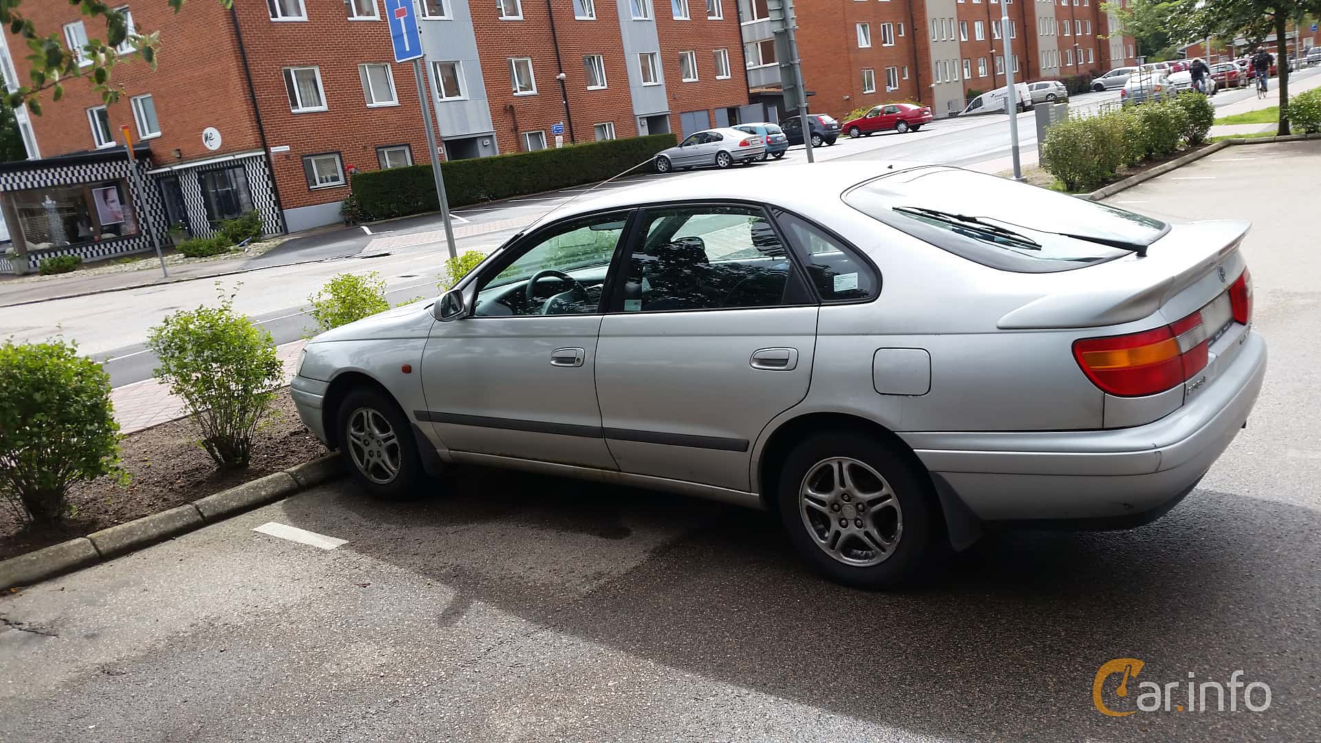 Toyota Carina Liftback 2.0 Automatic, 158hp, 1998